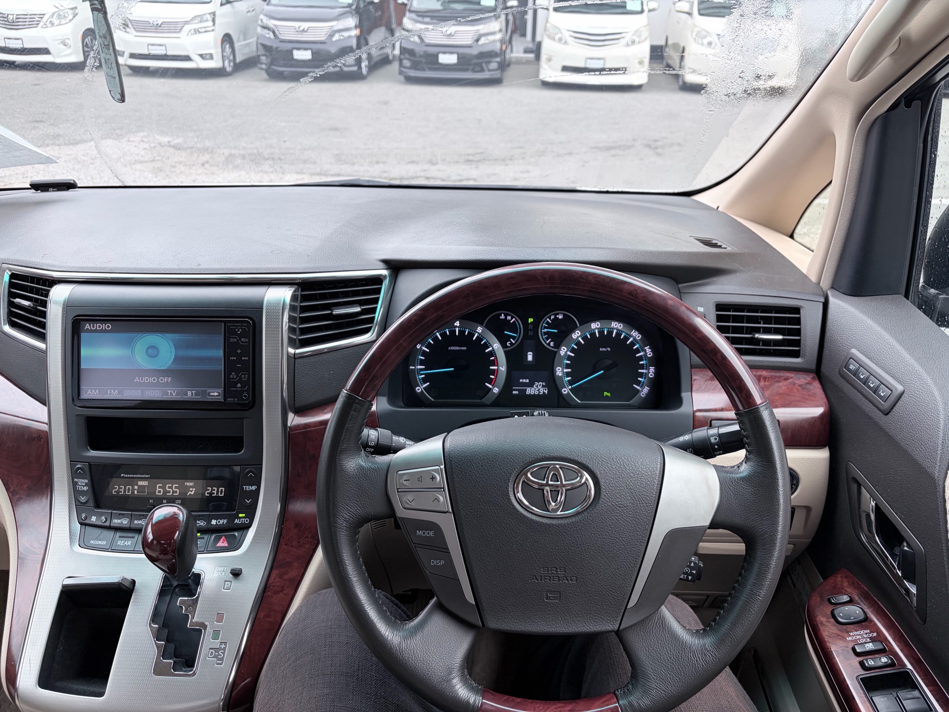 Vehicle photo 8