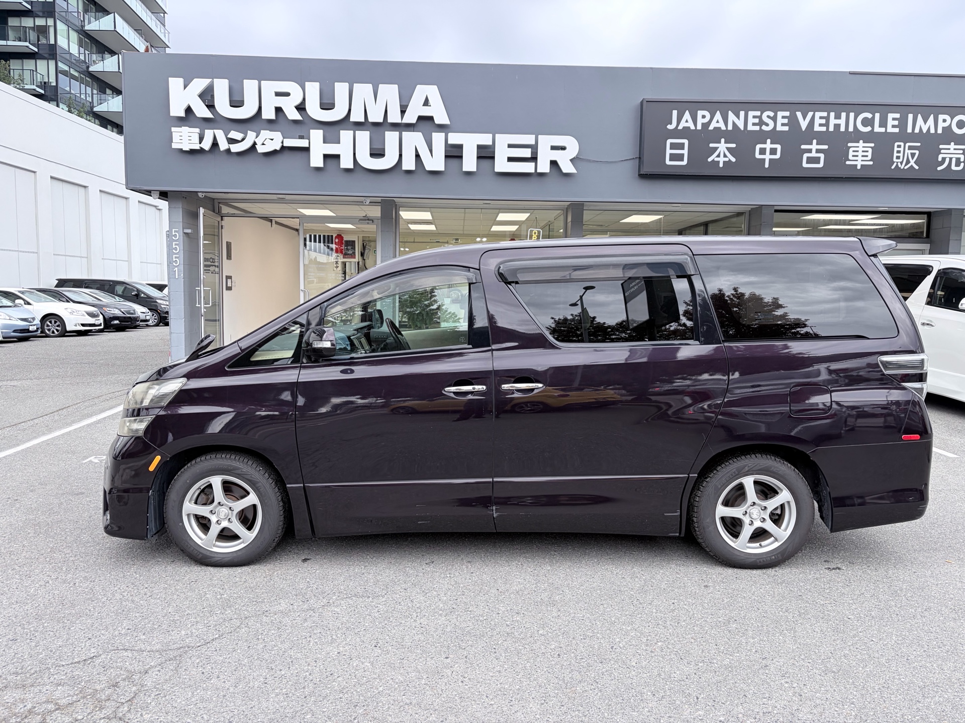 Vehicle photo 4