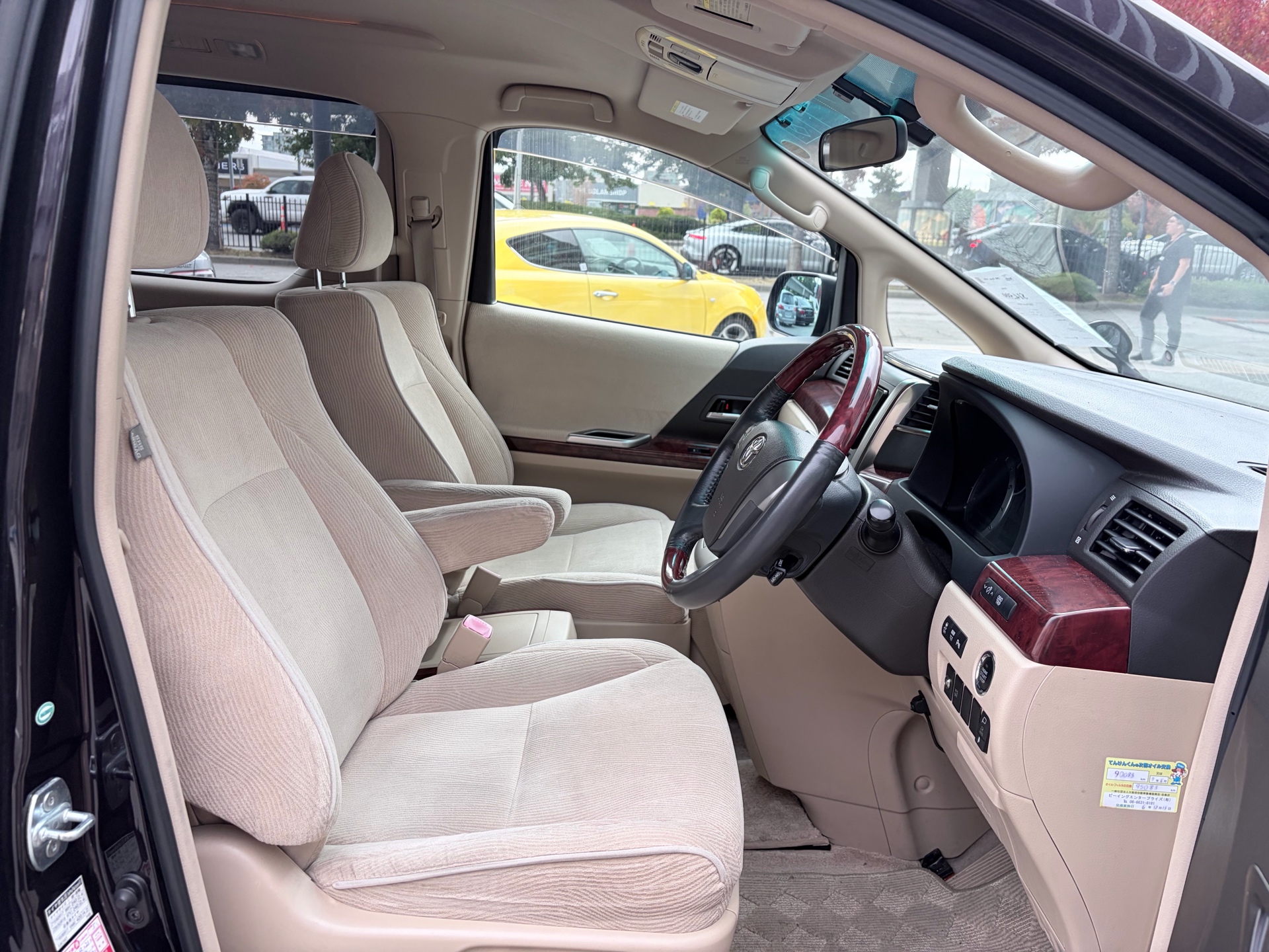 Vehicle photo 8