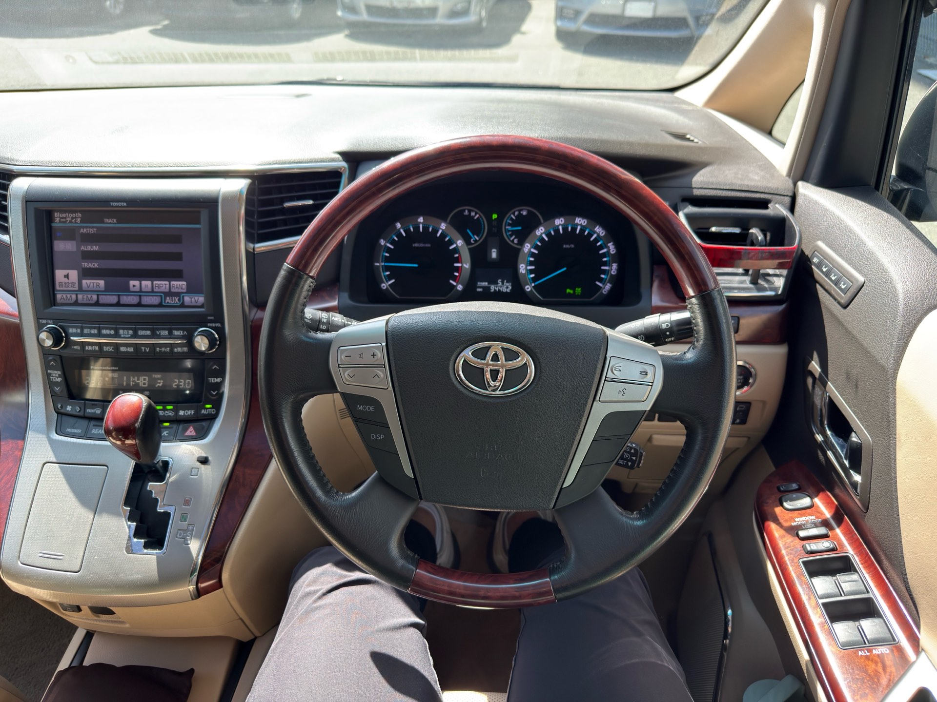 Vehicle photo 6