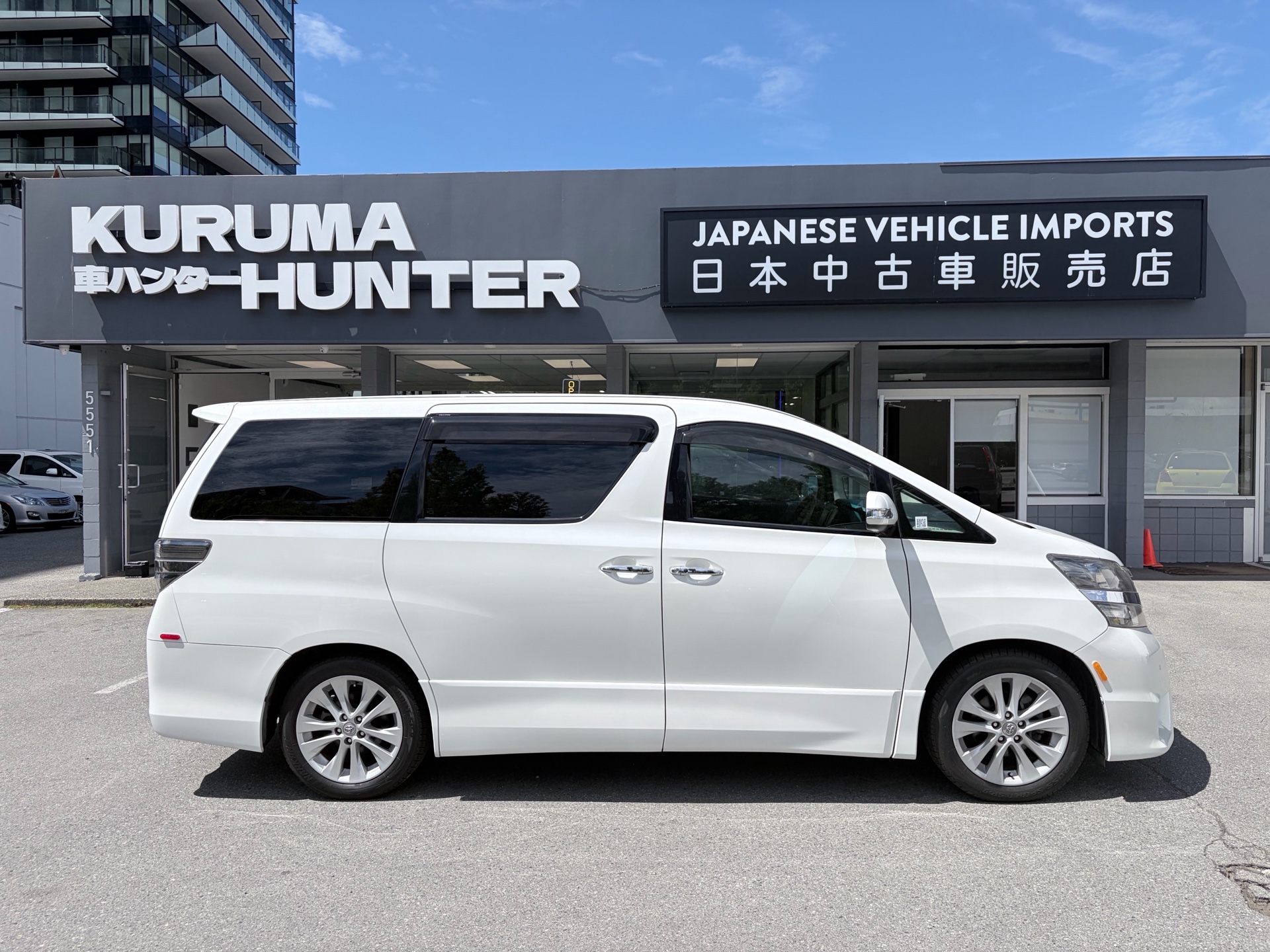 Vehicle photo 4