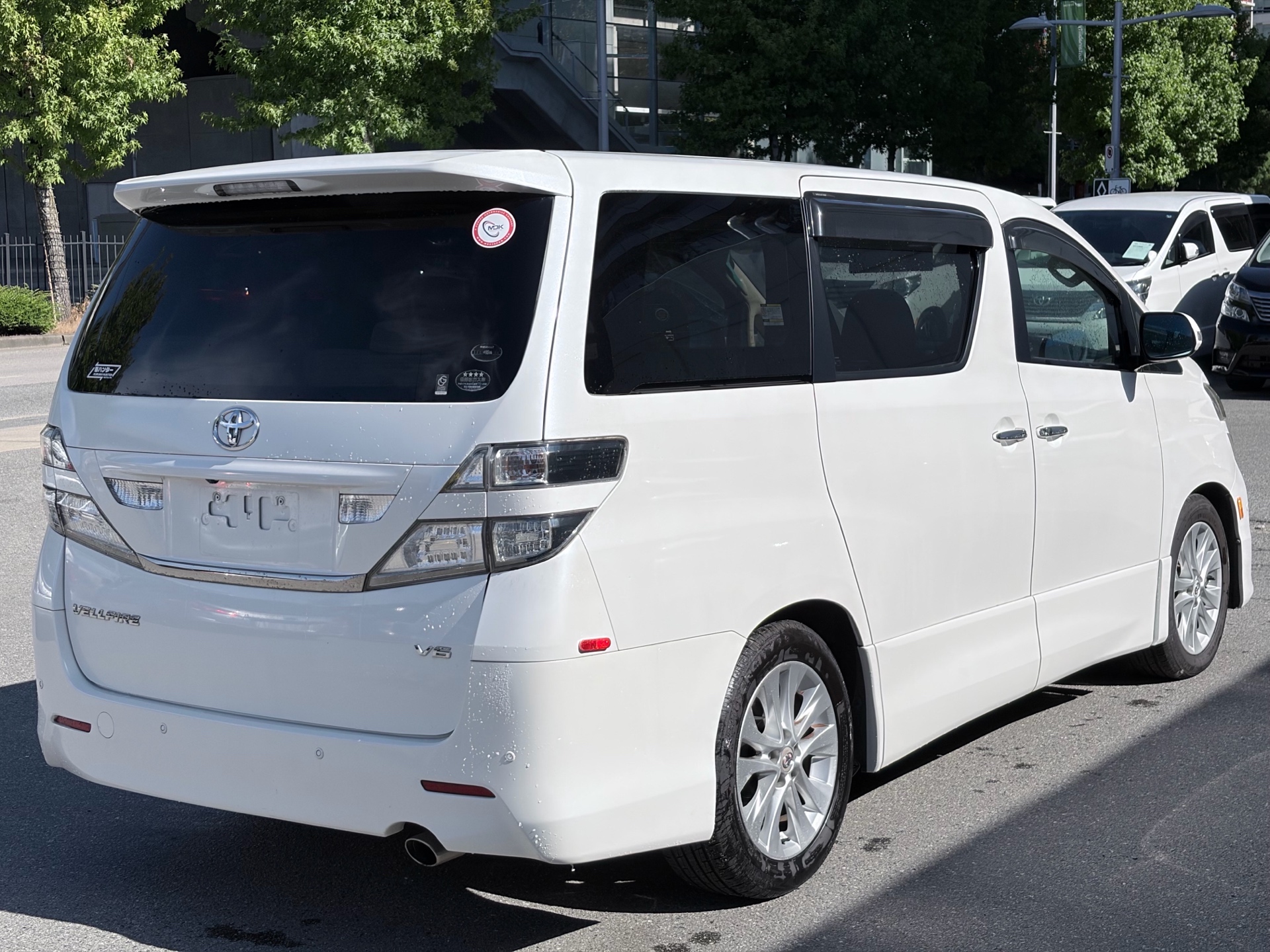 Vehicle photo 7