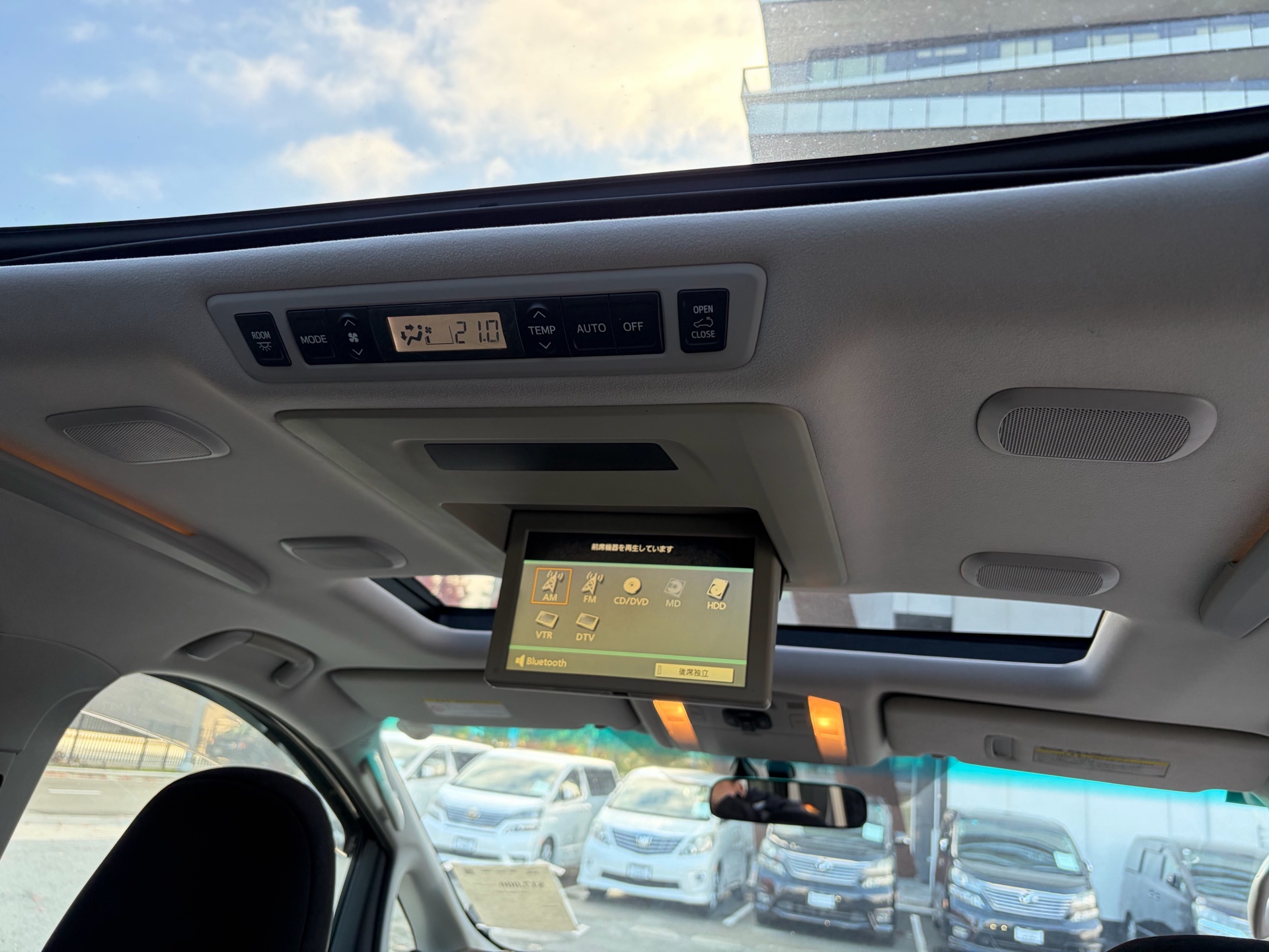 Vehicle photo 16