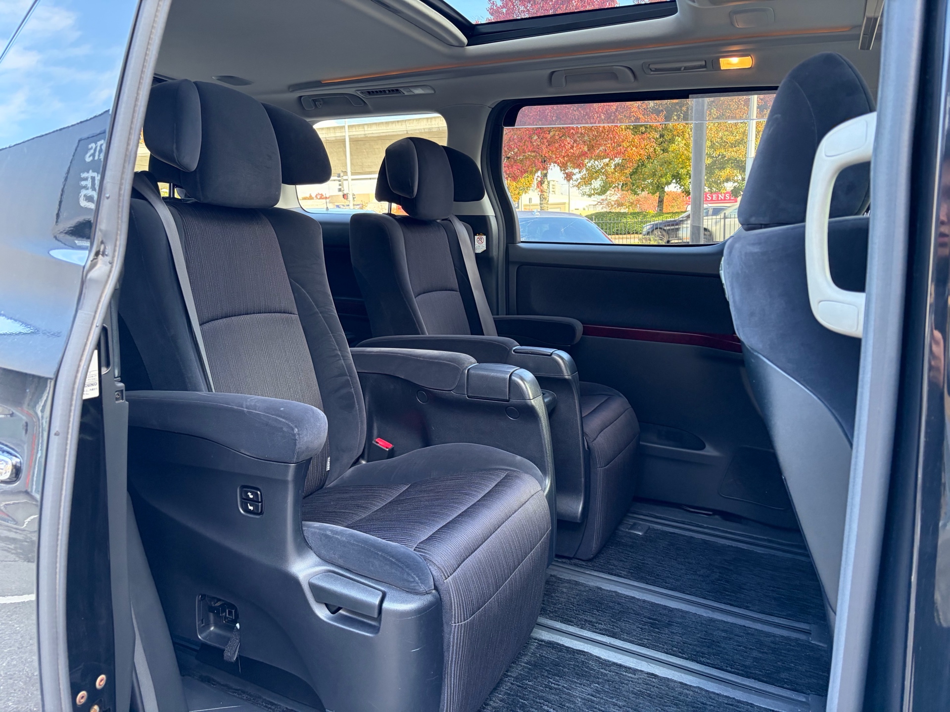 Vehicle photo 15
