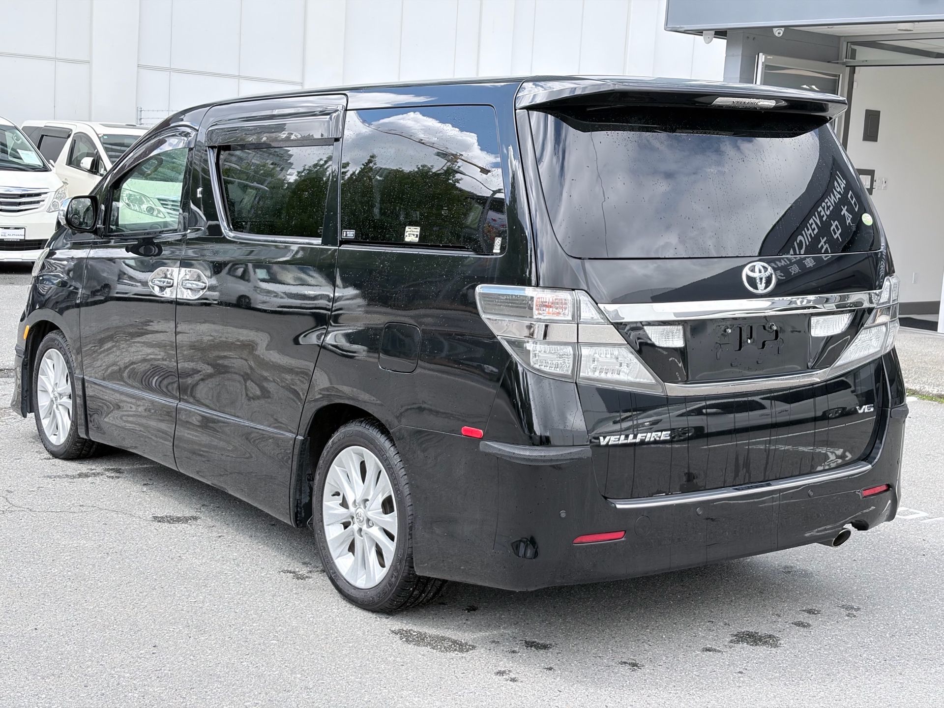 Vehicle photo 4