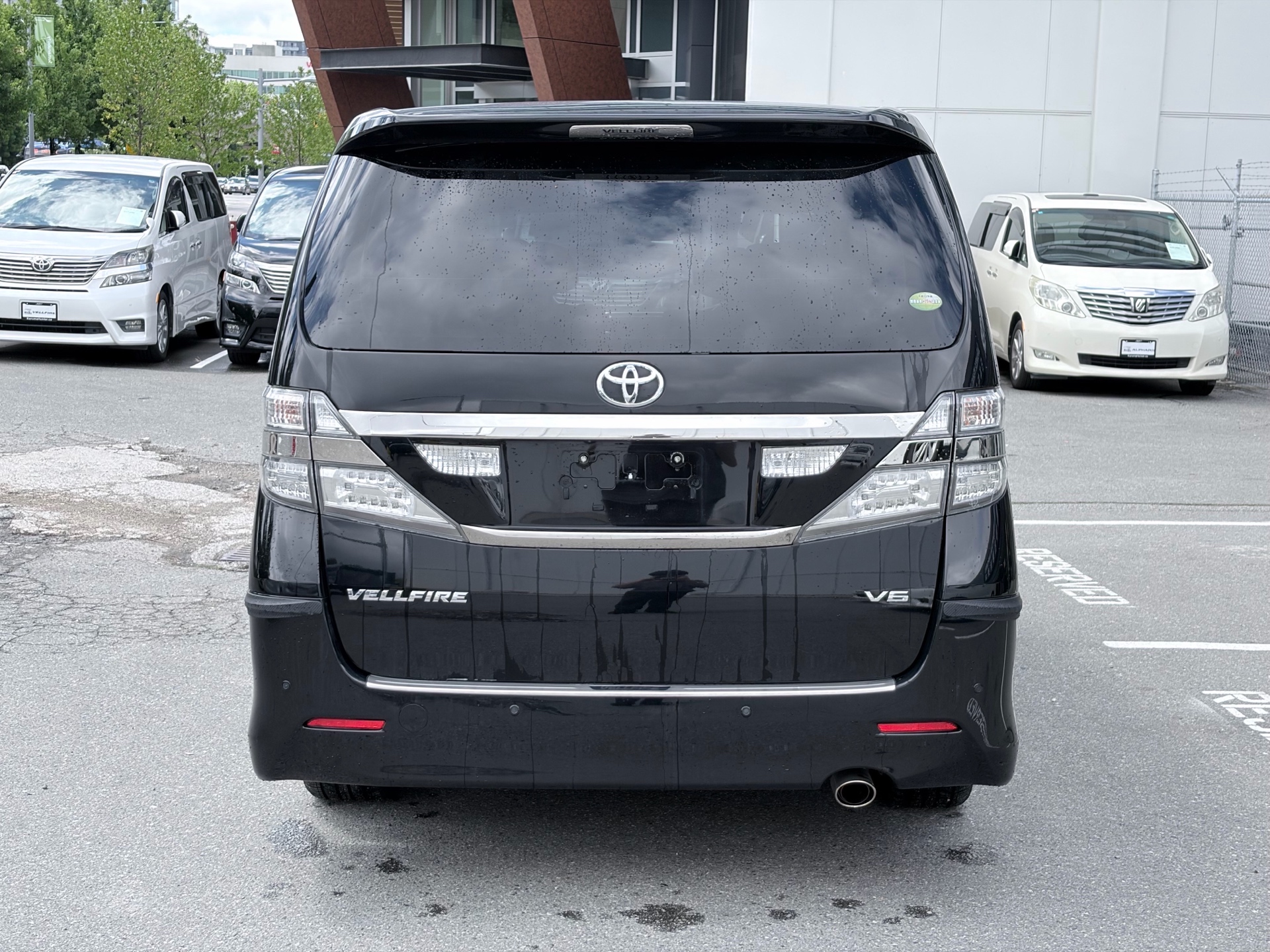 Vehicle photo 5