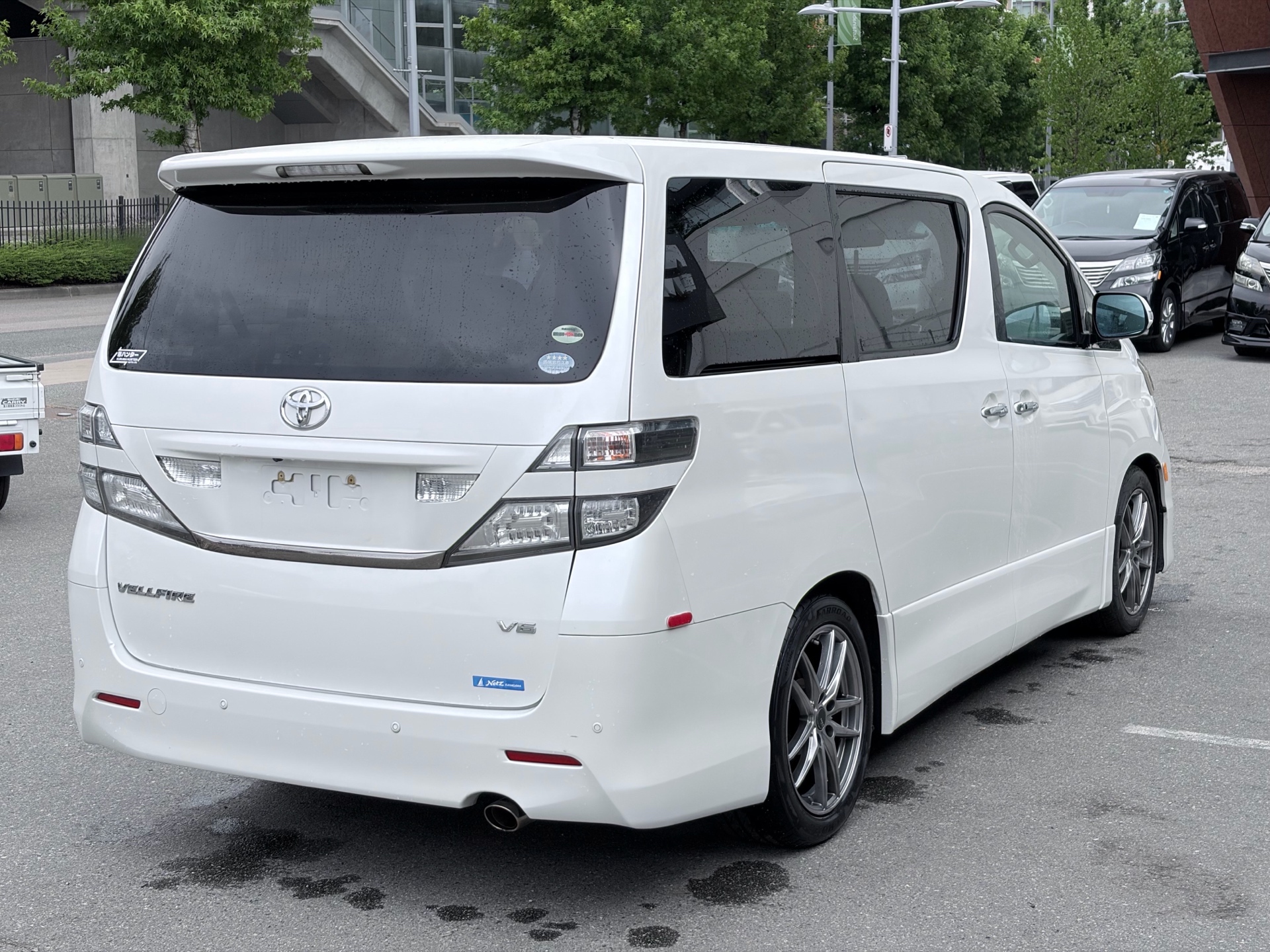 Vehicle photo 7