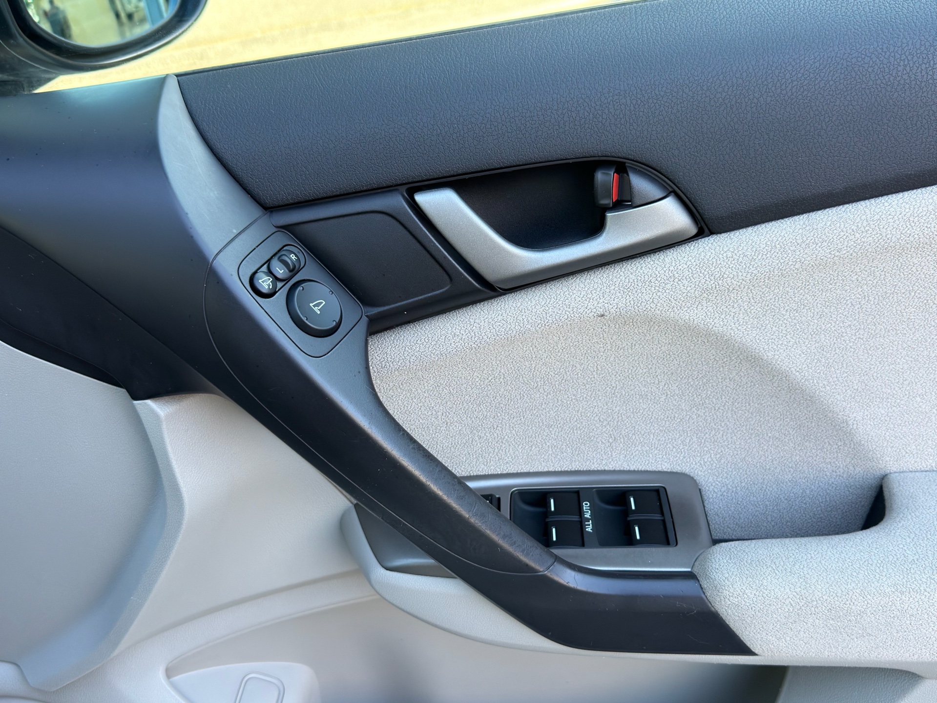 Vehicle photo 10