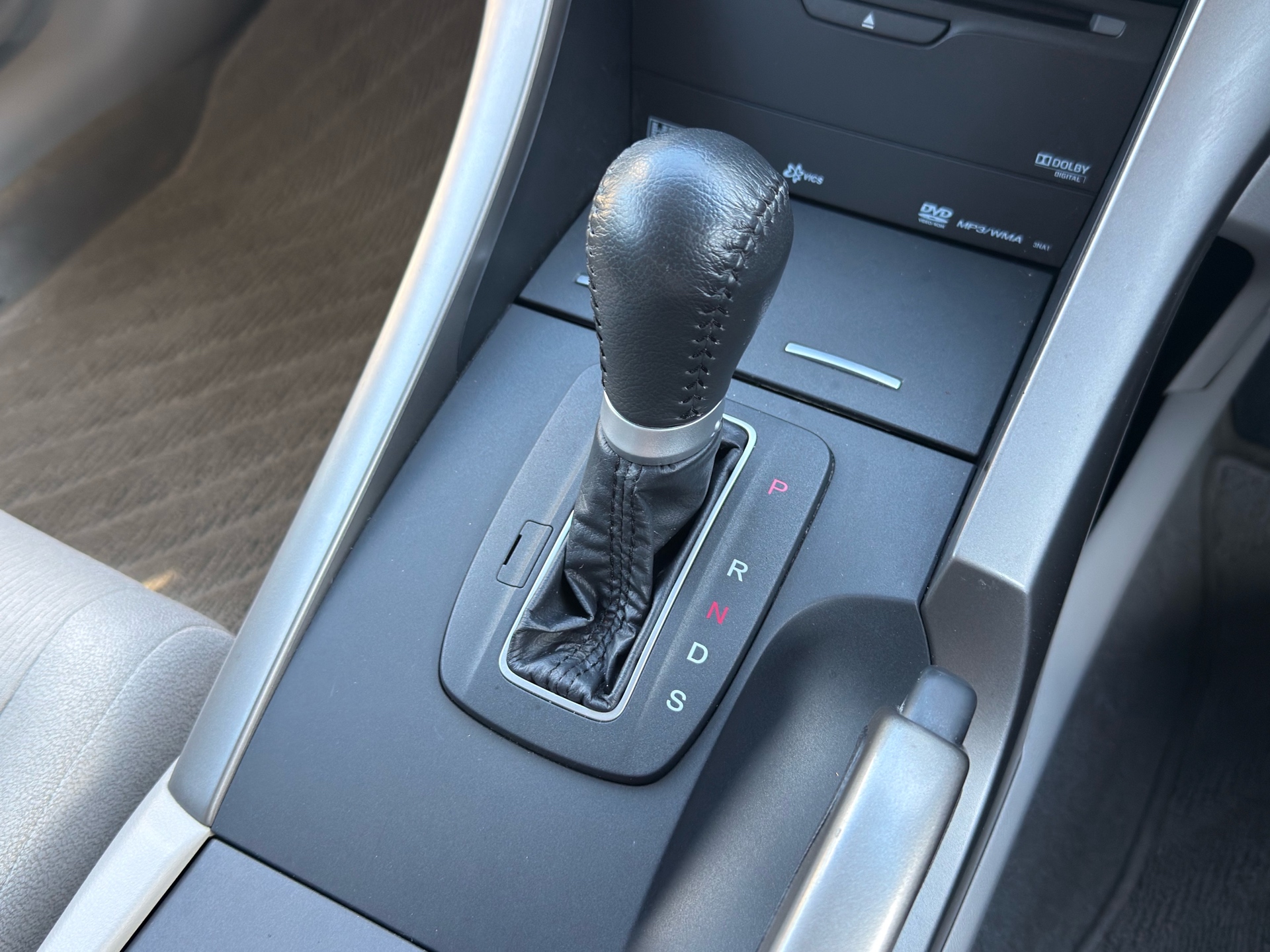 Vehicle photo 9