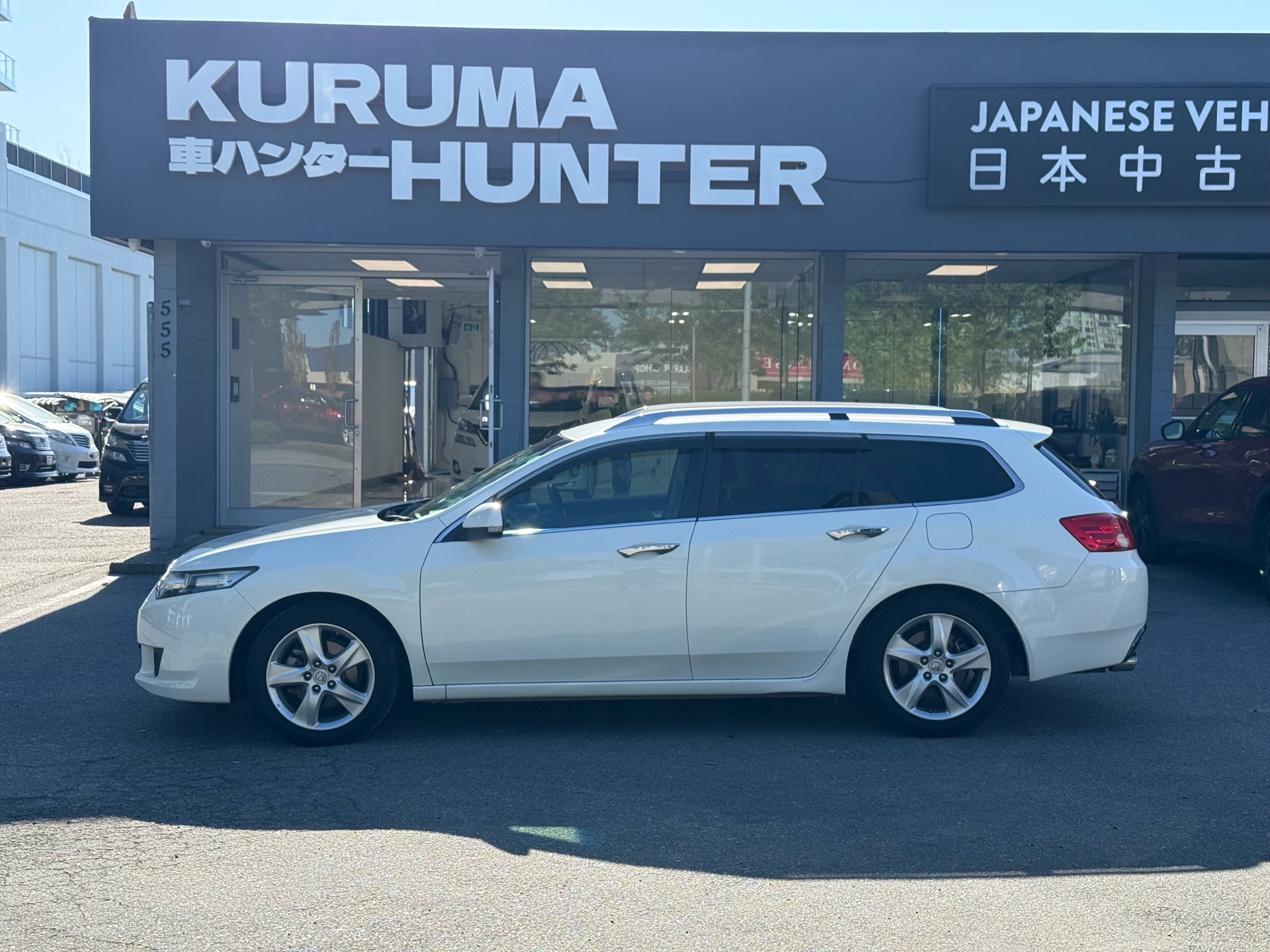 Vehicle photo 3
