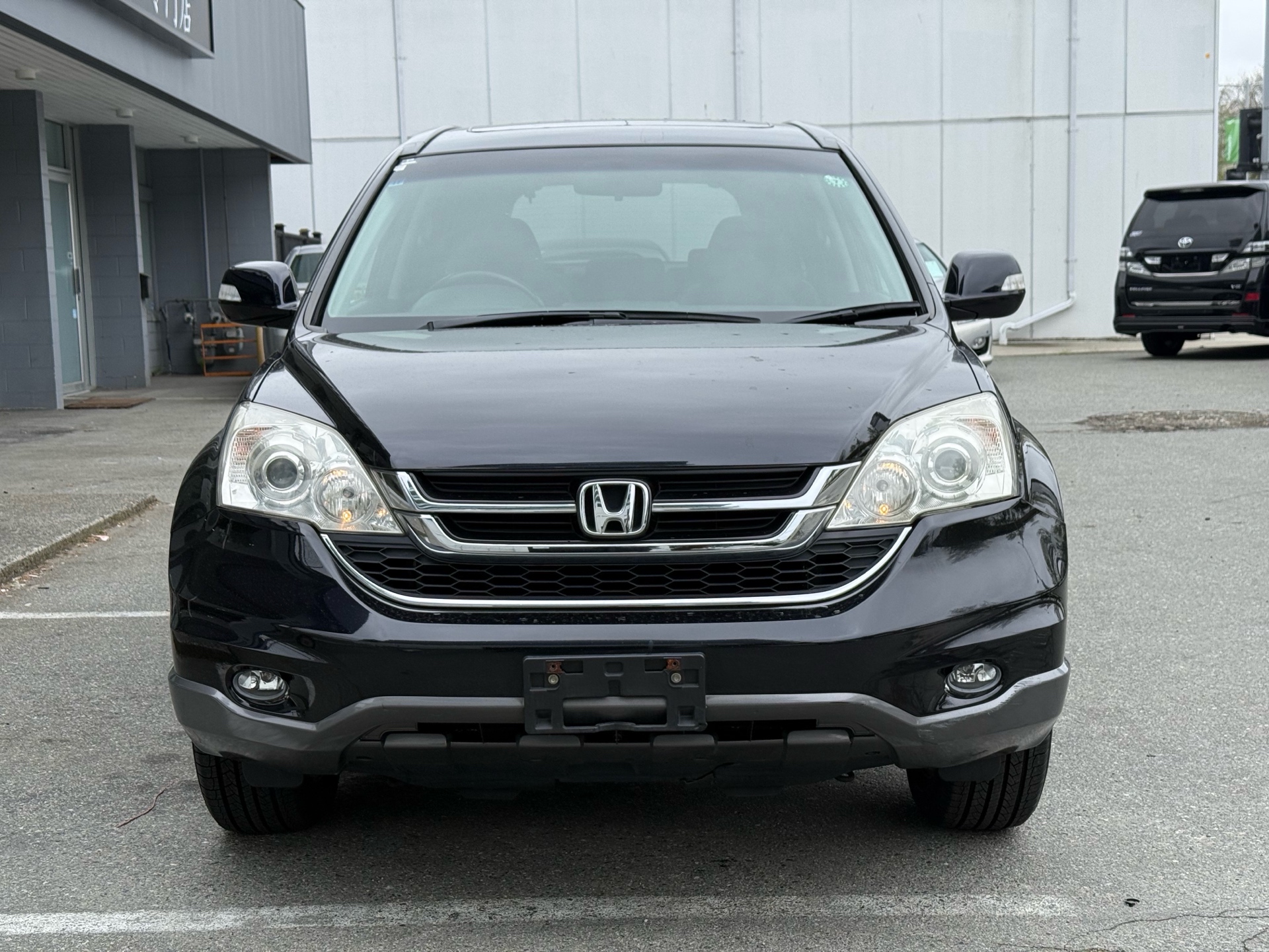 Vehicle photo 2