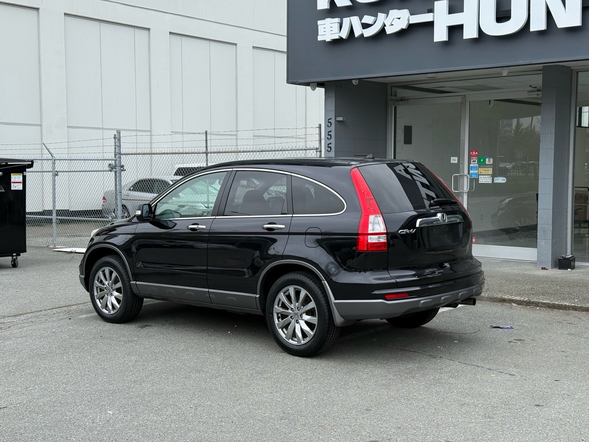 Vehicle photo 4