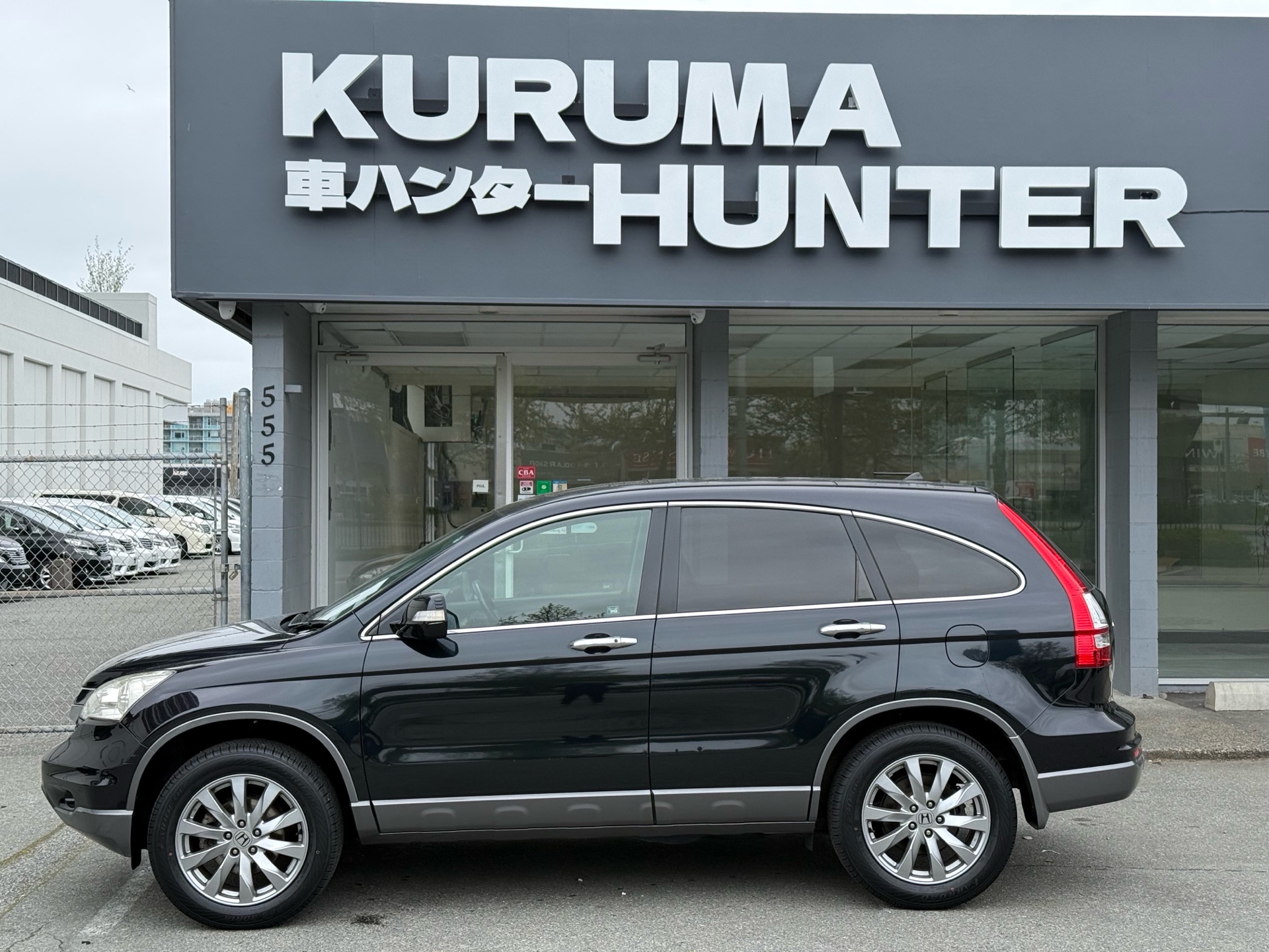 Vehicle photo 3