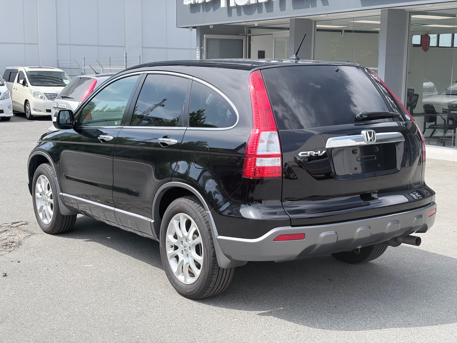 Vehicle photo 5