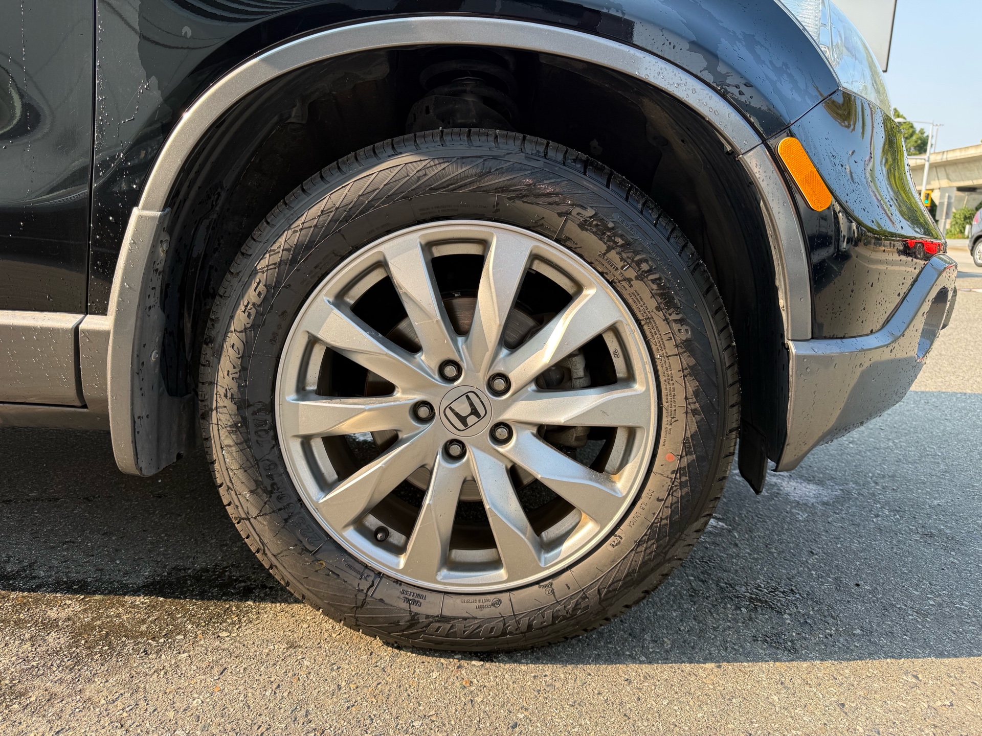 Vehicle photo 15