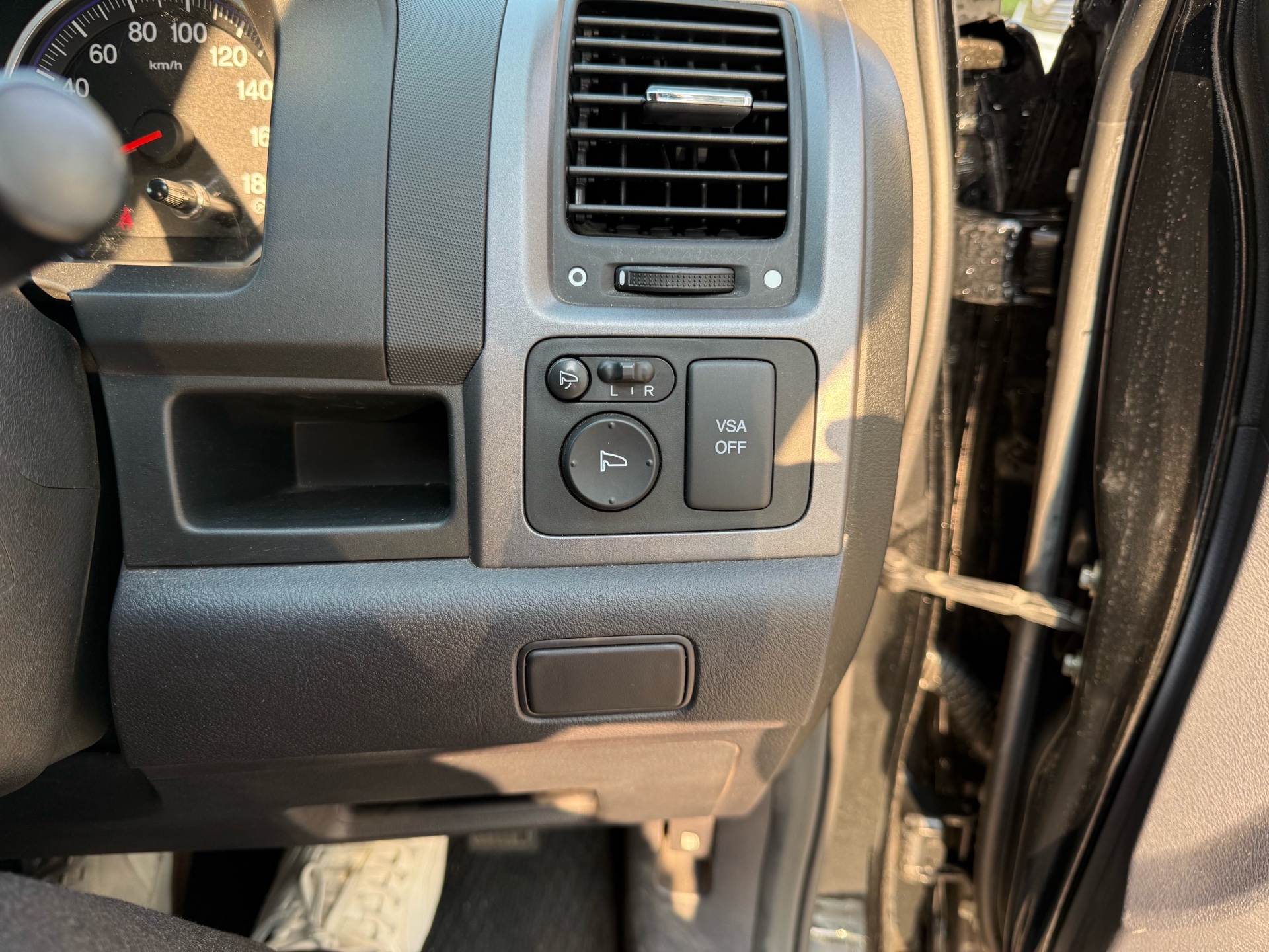 Vehicle photo 20