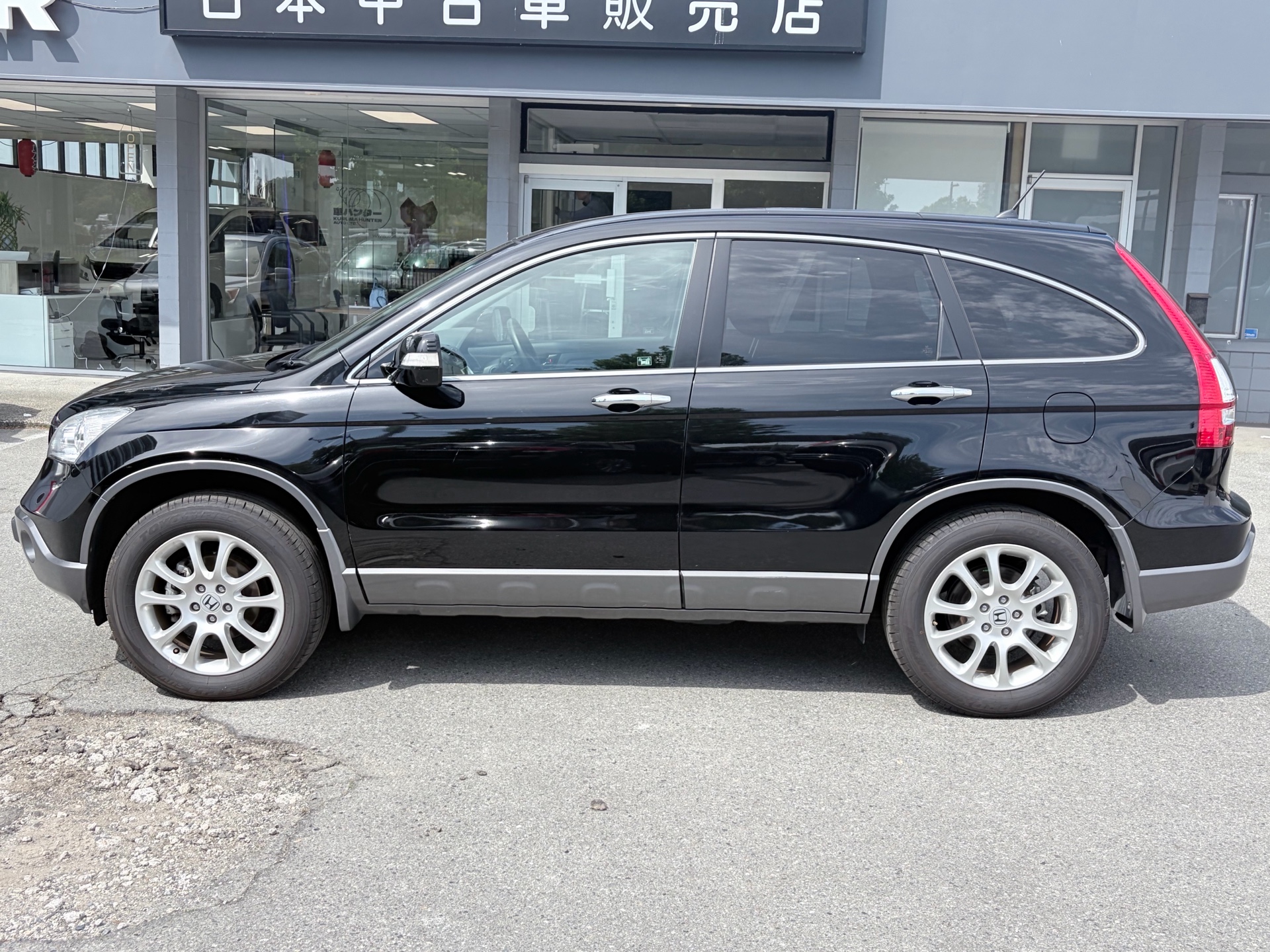 Vehicle photo 4