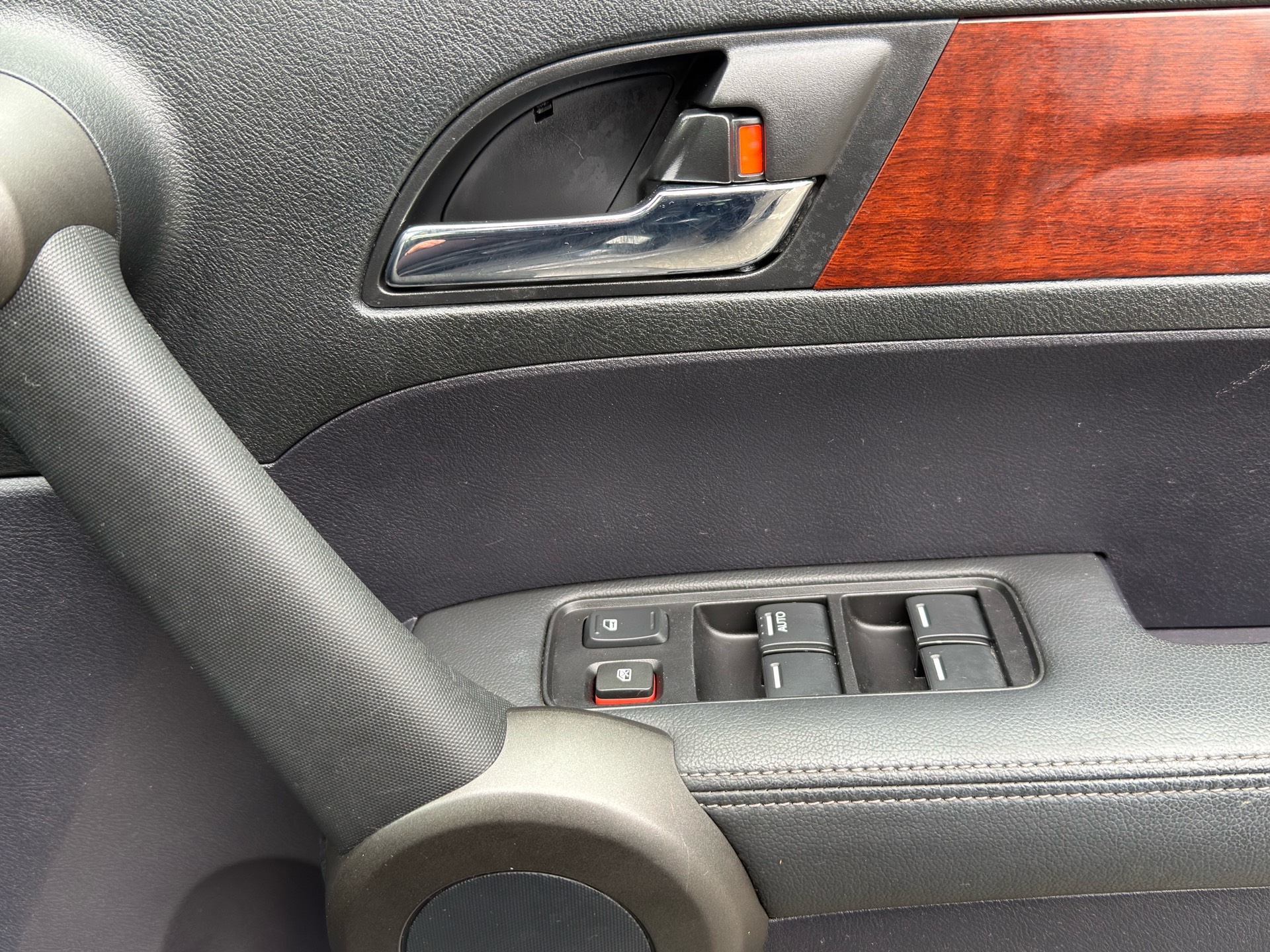 Vehicle photo 11