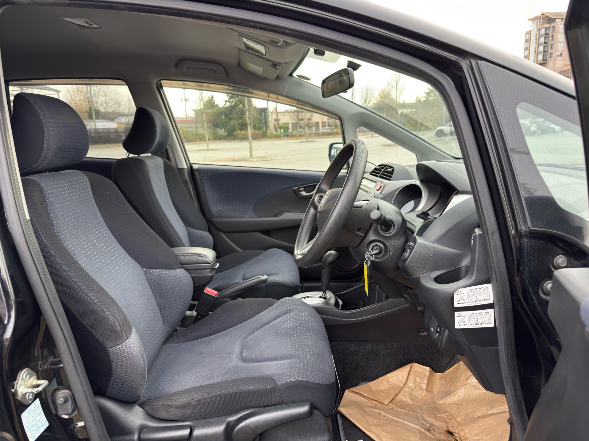 Vehicle photo 10