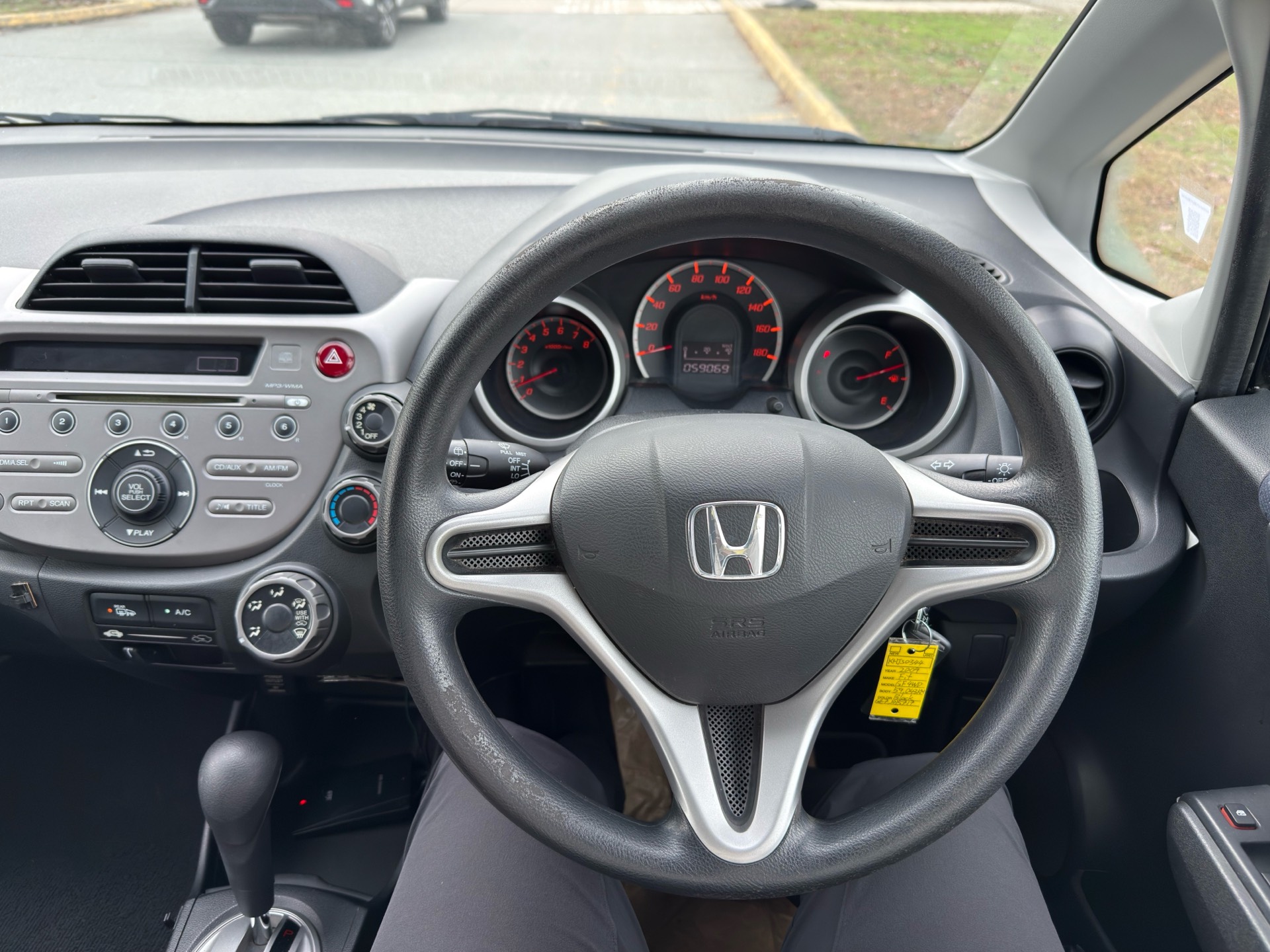 Vehicle photo 6