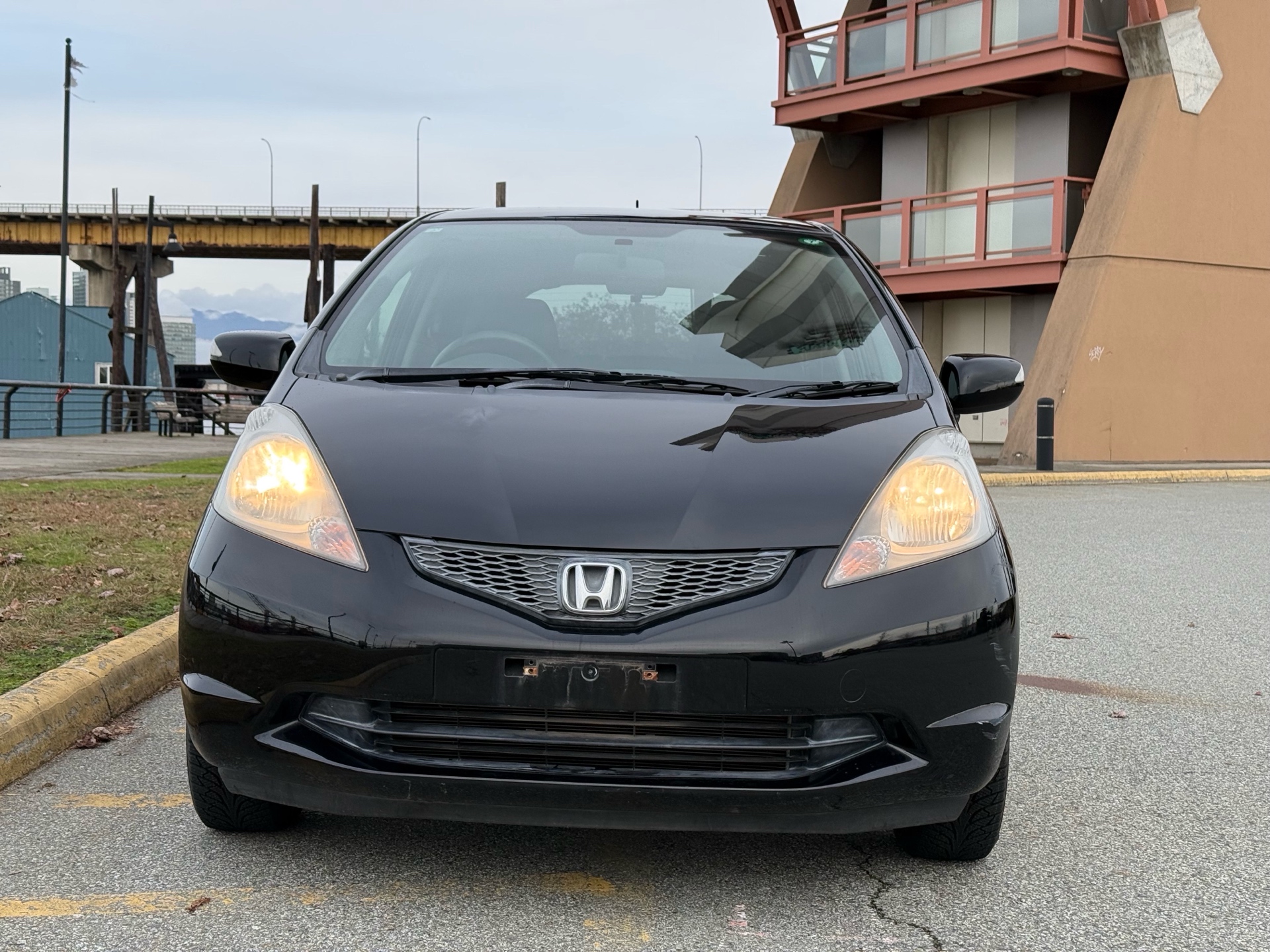 Vehicle photo 2