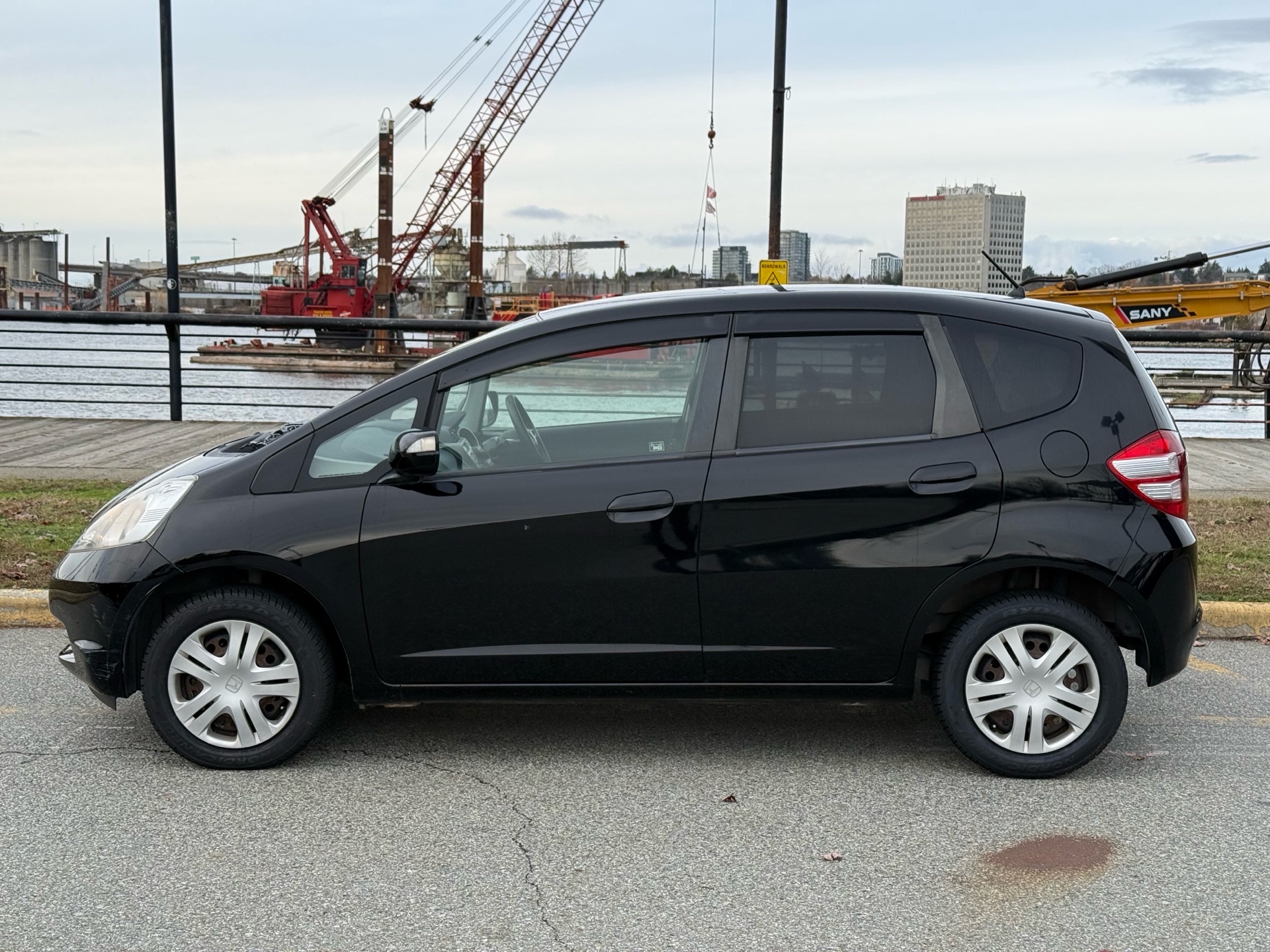 Vehicle photo 3