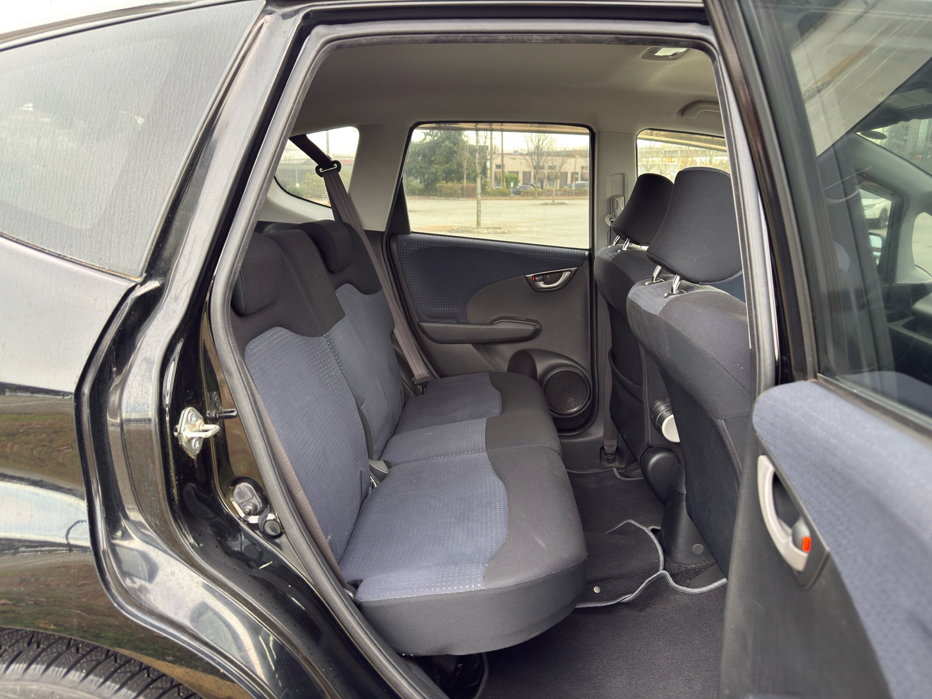Vehicle photo 11