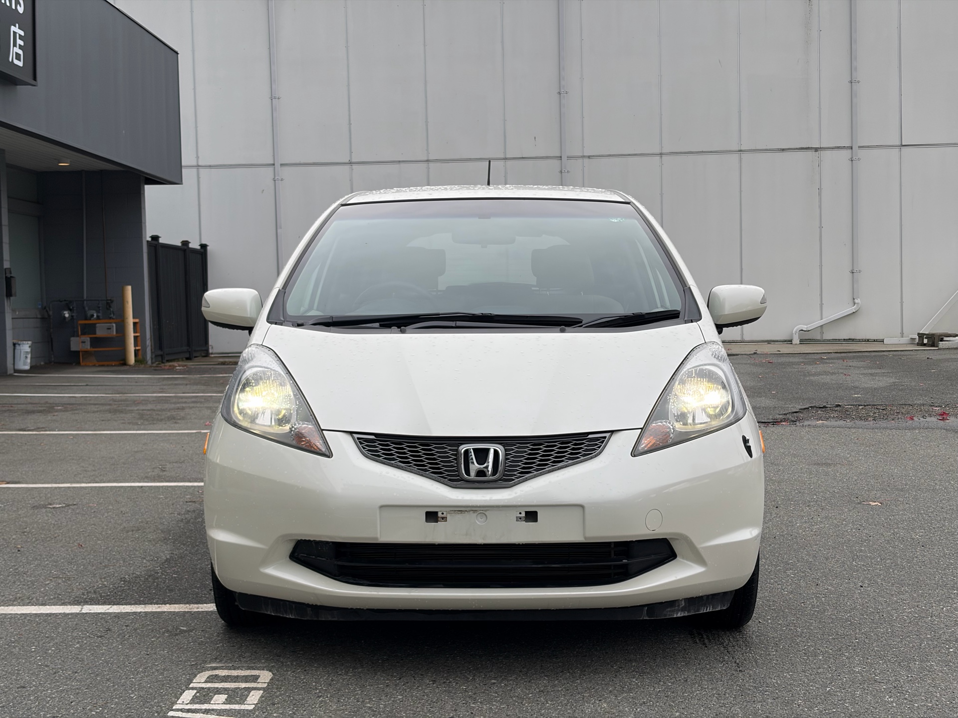 Vehicle photo 8