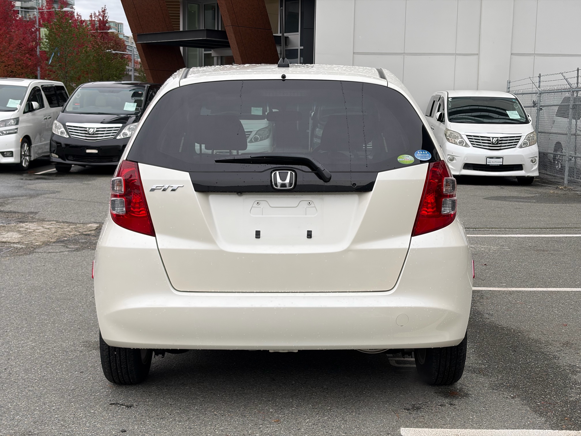 Vehicle photo 4