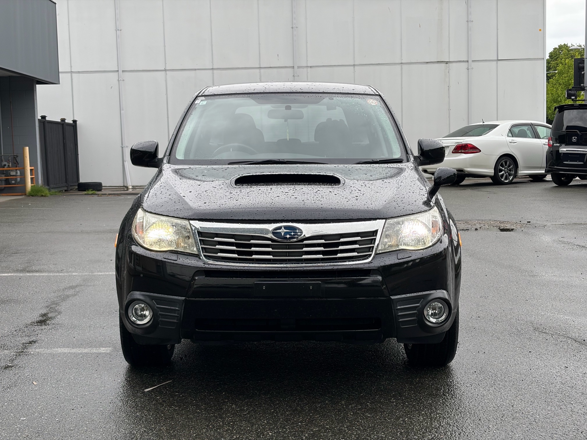 Vehicle photo 2