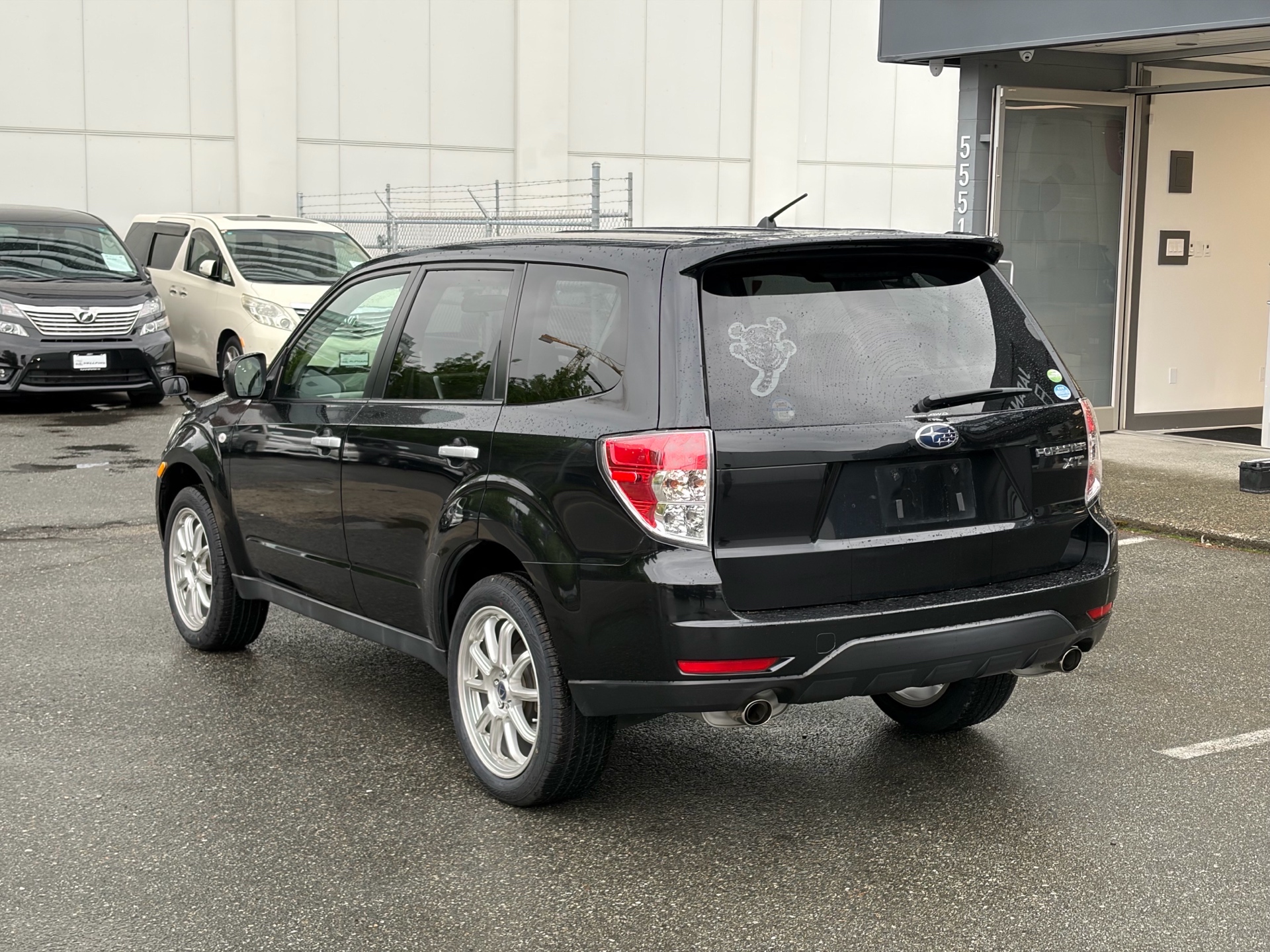Vehicle photo 4