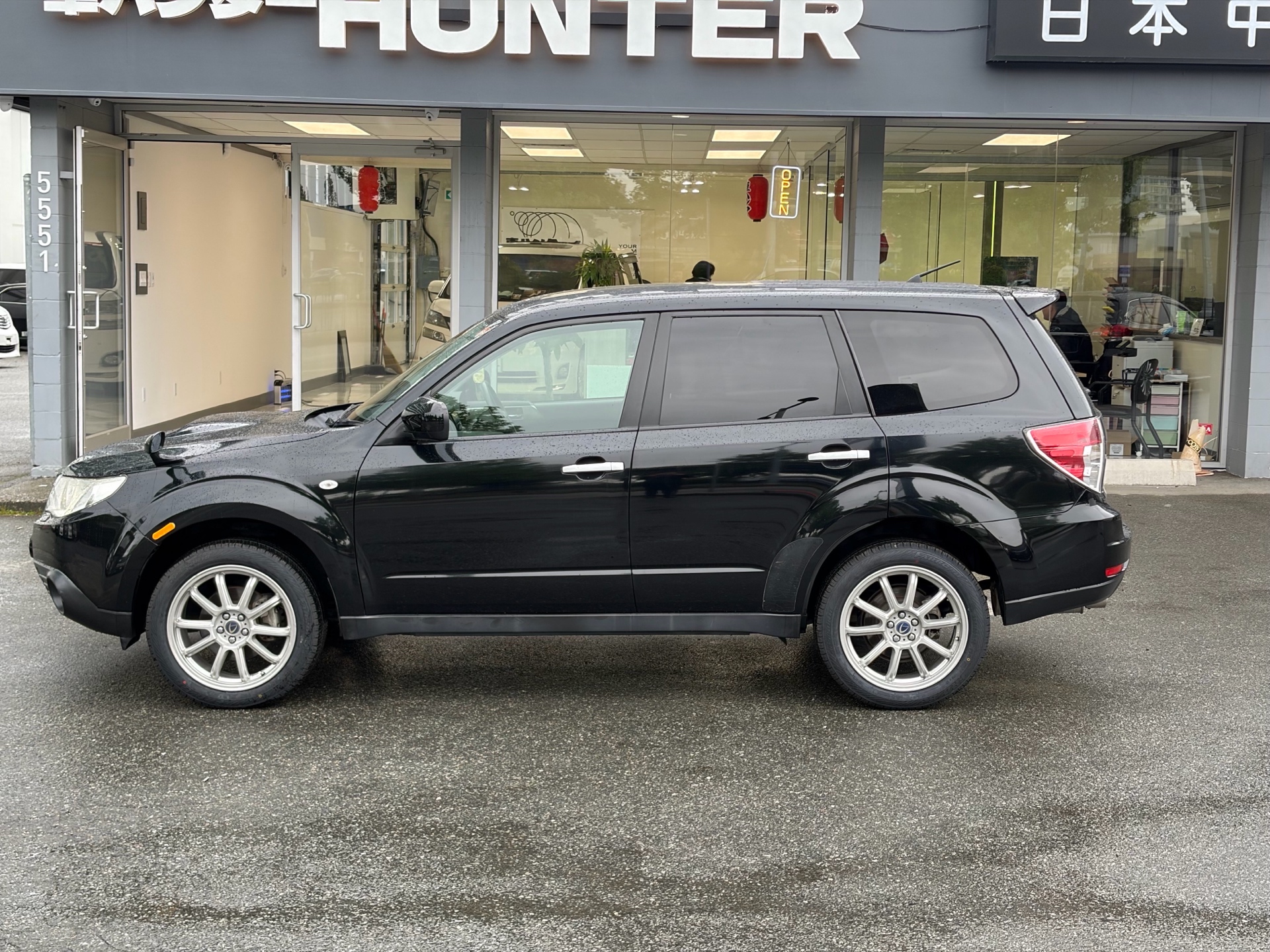Vehicle photo 3