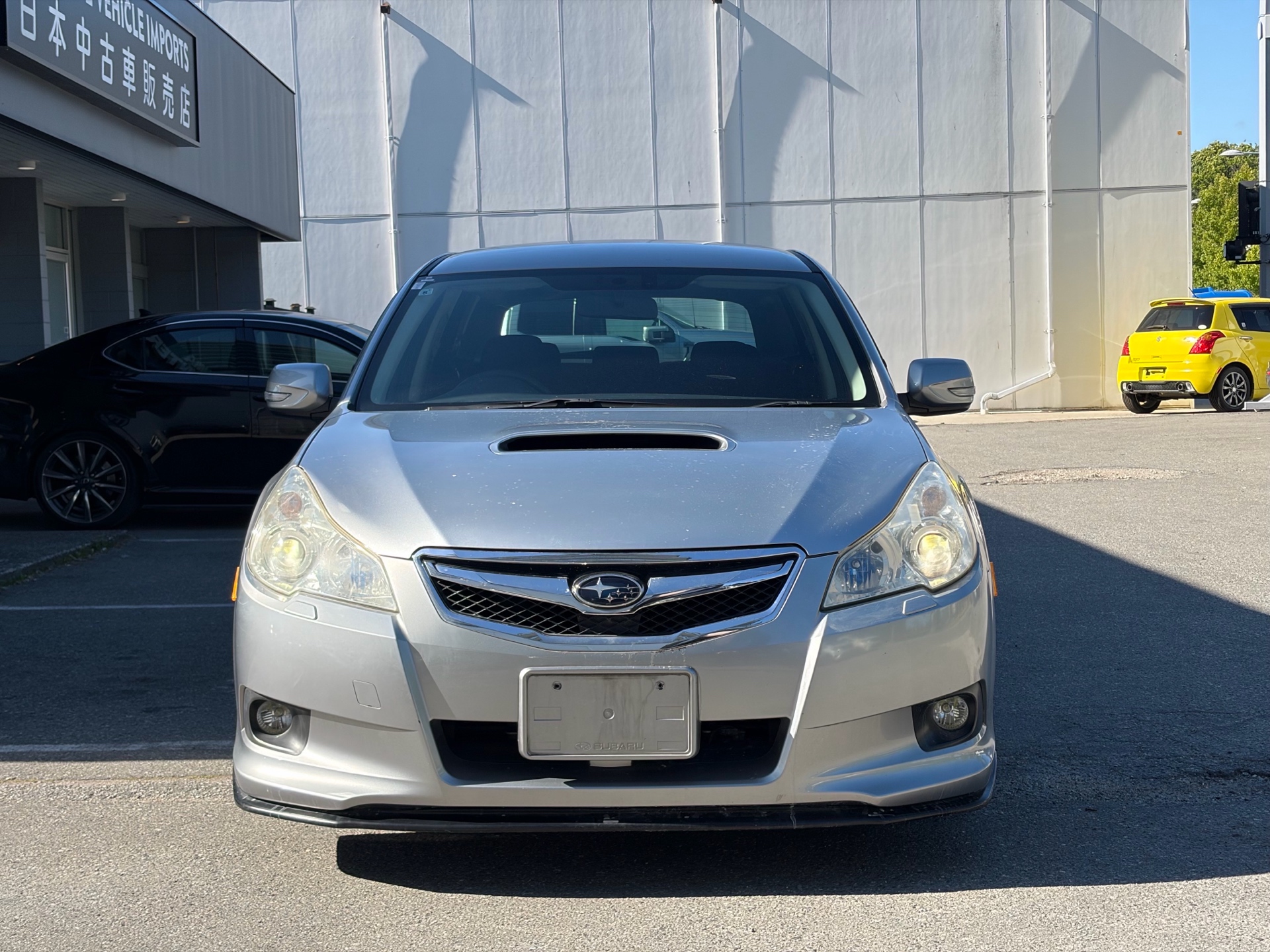 Vehicle photo 2