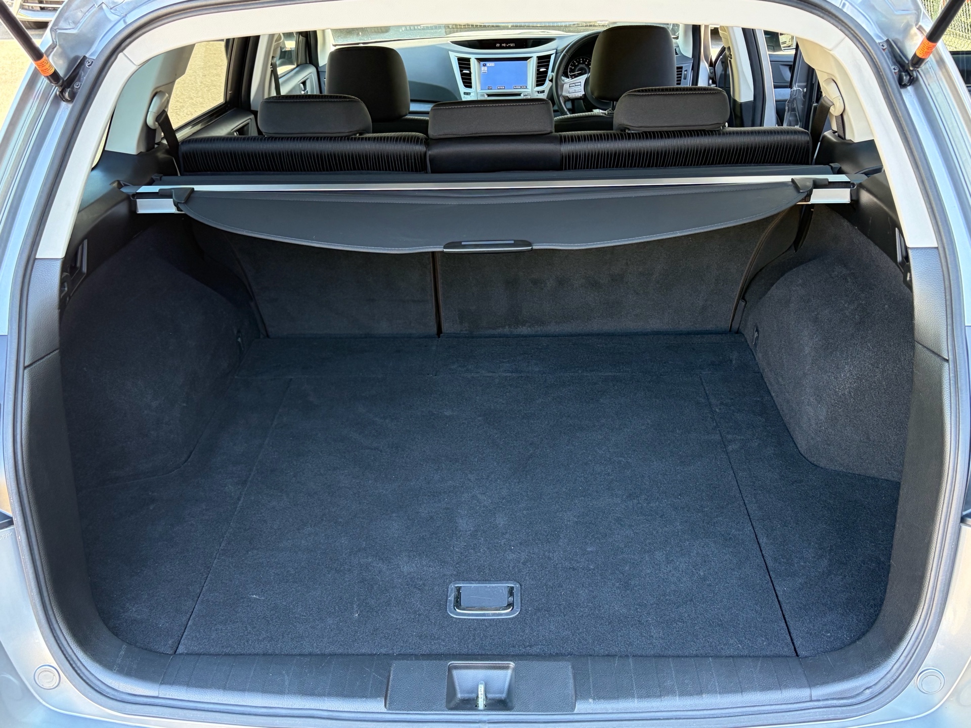 Vehicle photo 13