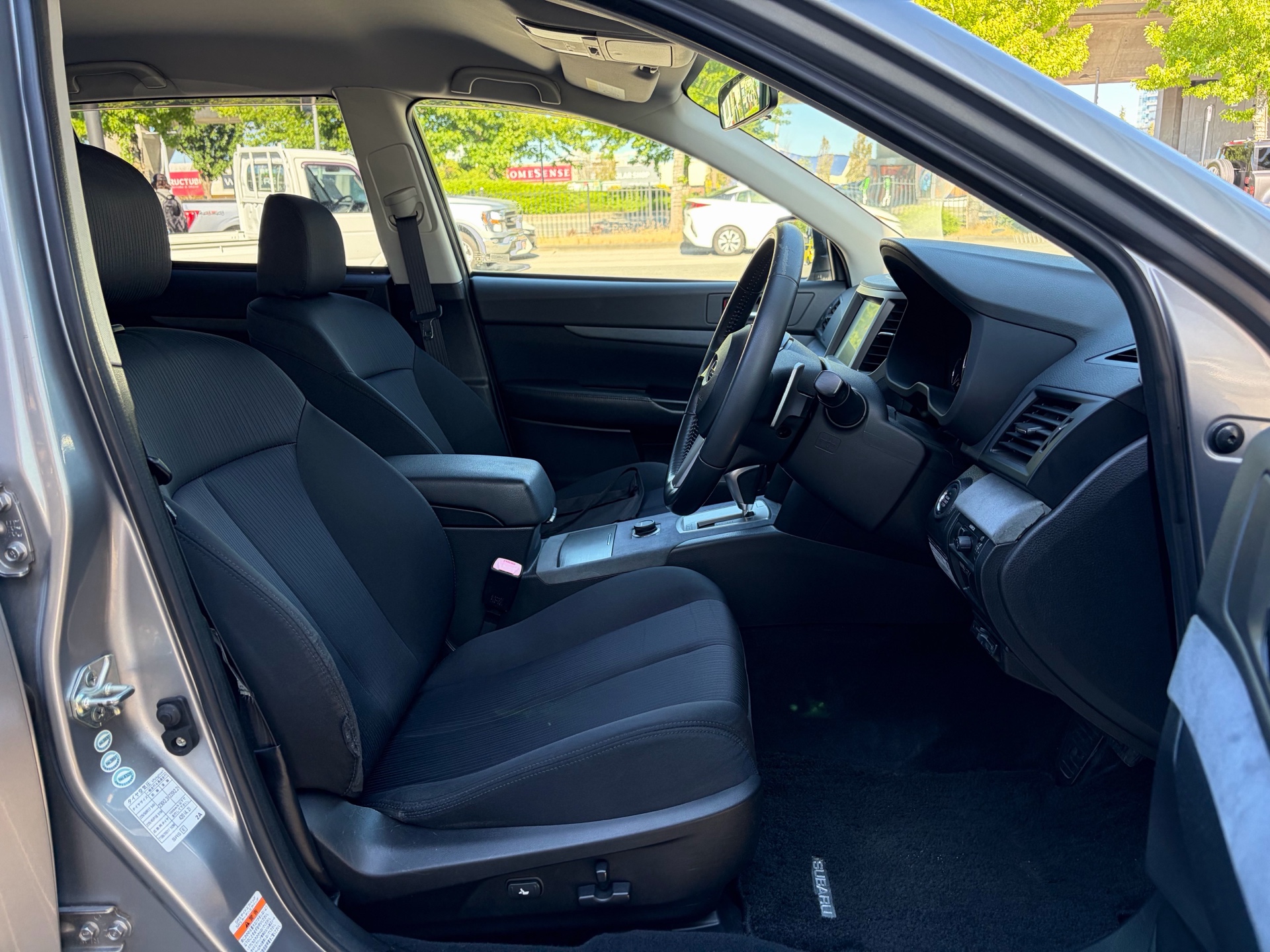 Vehicle photo 11
