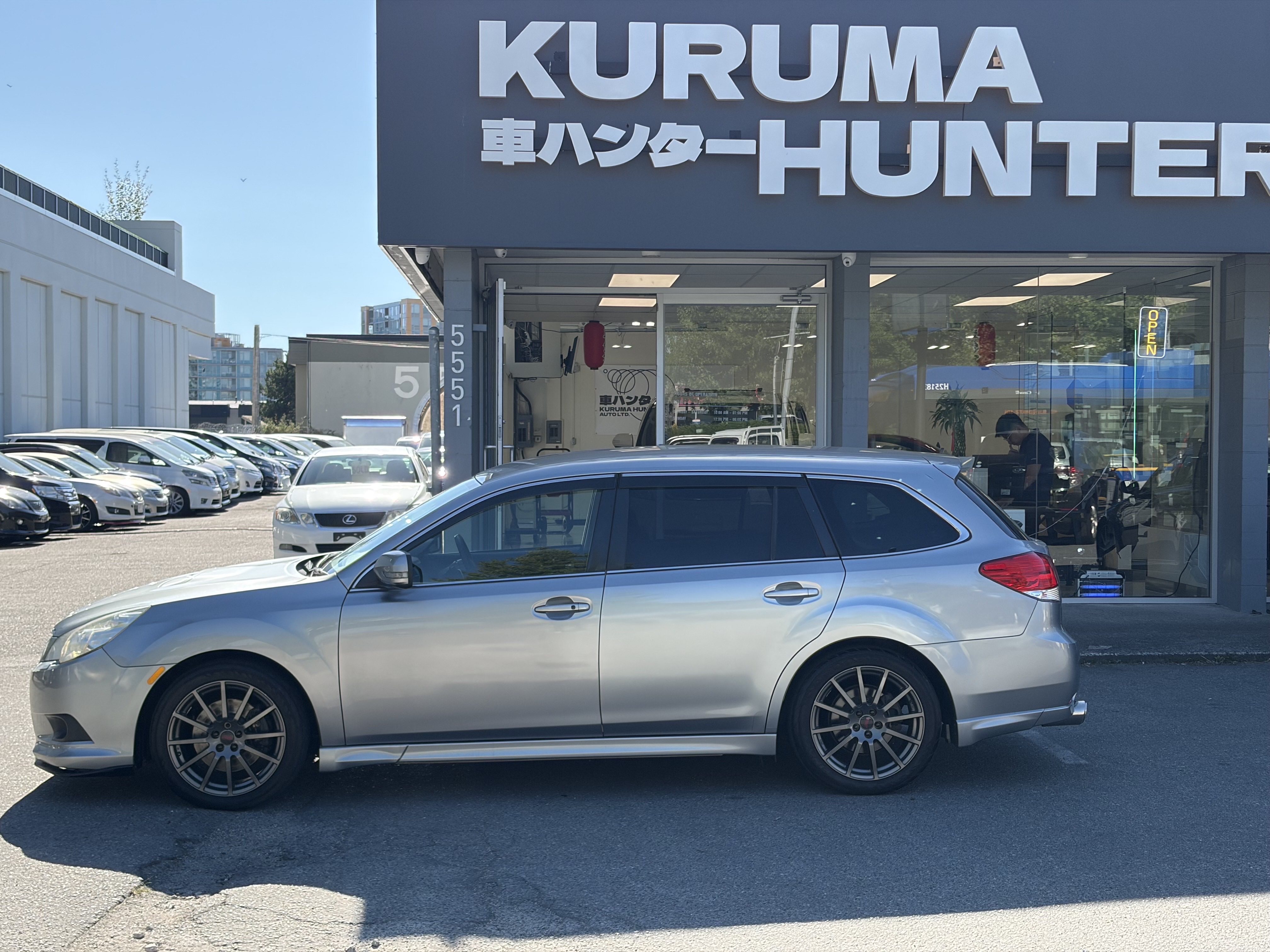 Vehicle photo 3