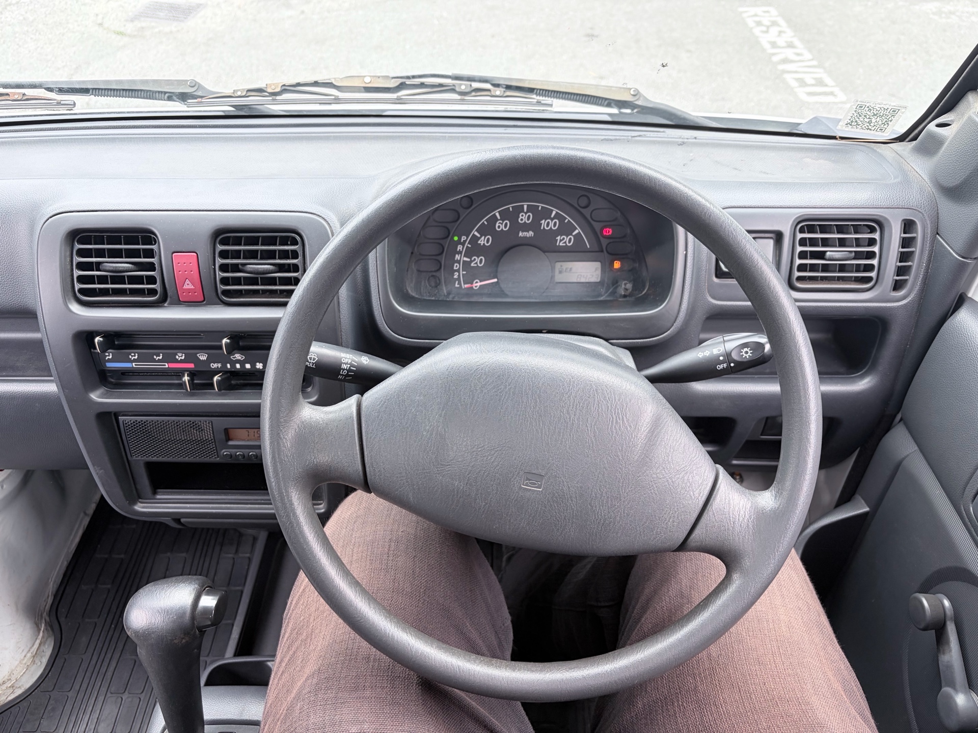 Vehicle photo 12