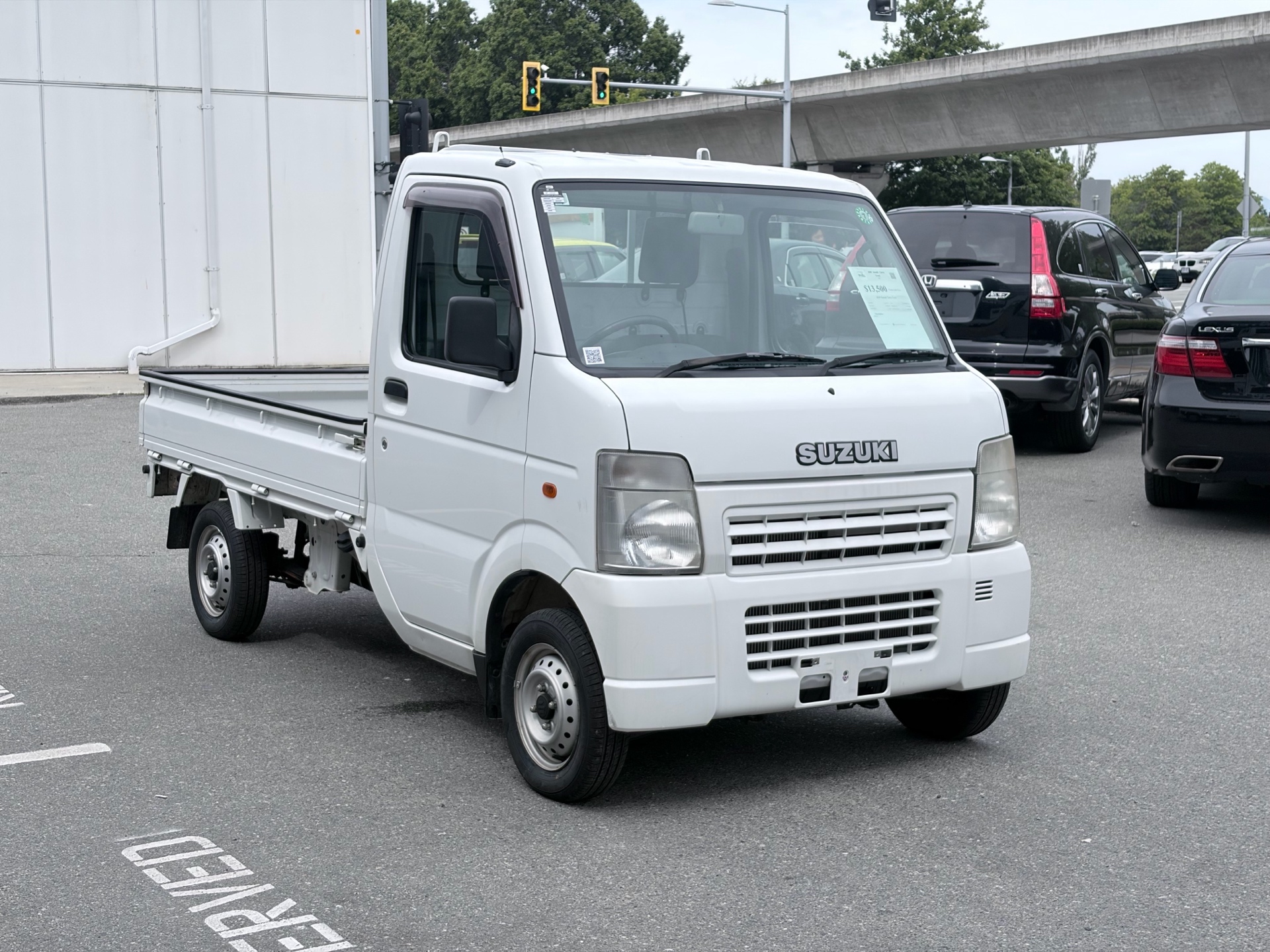 Vehicle photo 3