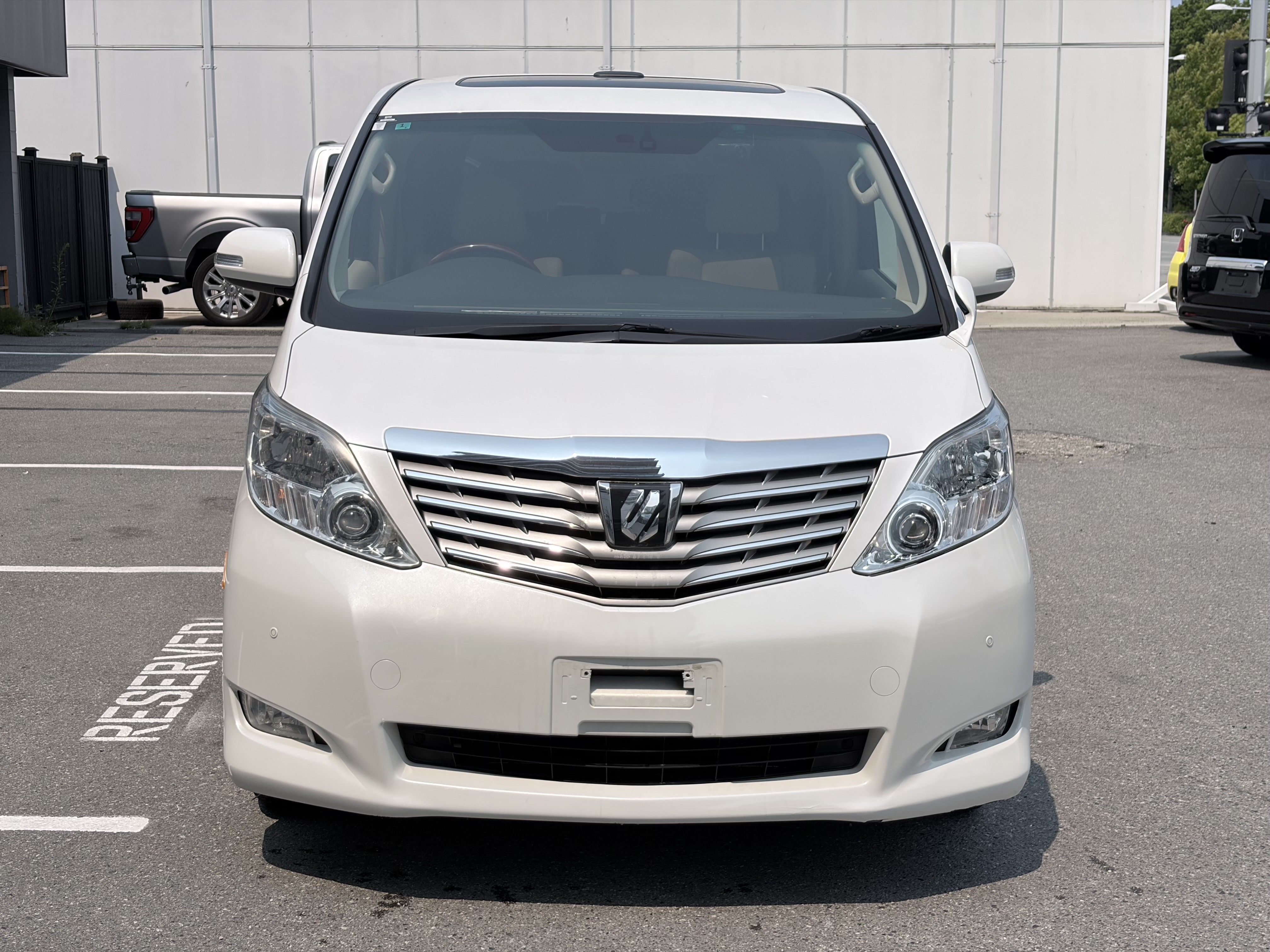 Vehicle photo 2