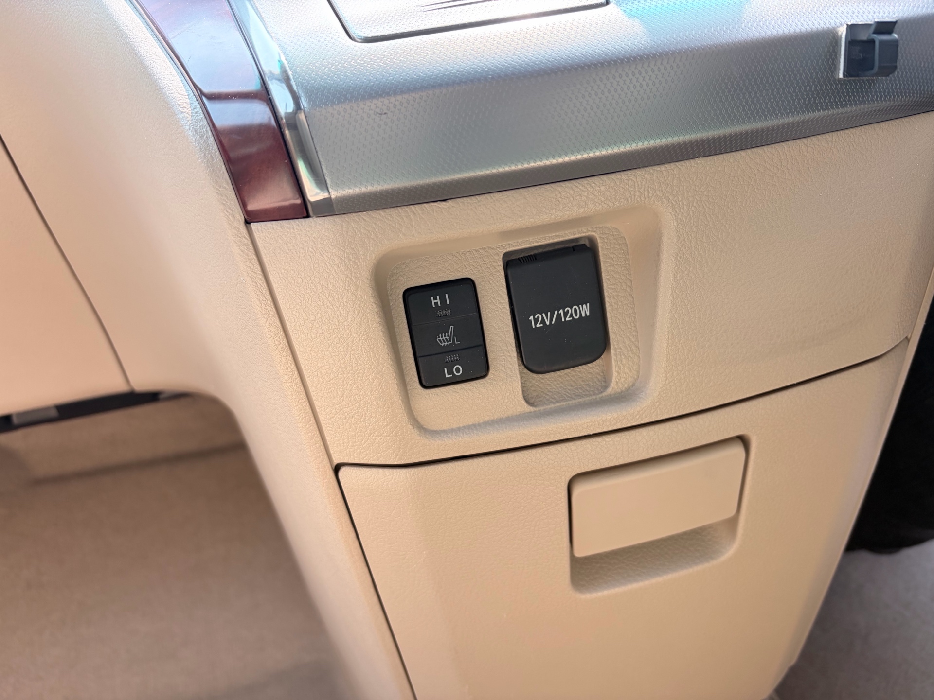 Vehicle photo 15