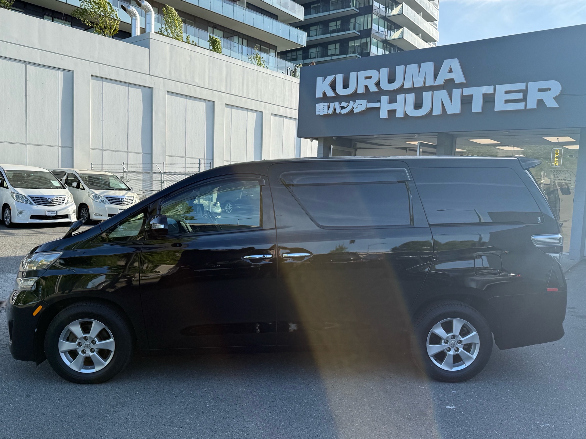 Vehicle photo 7
