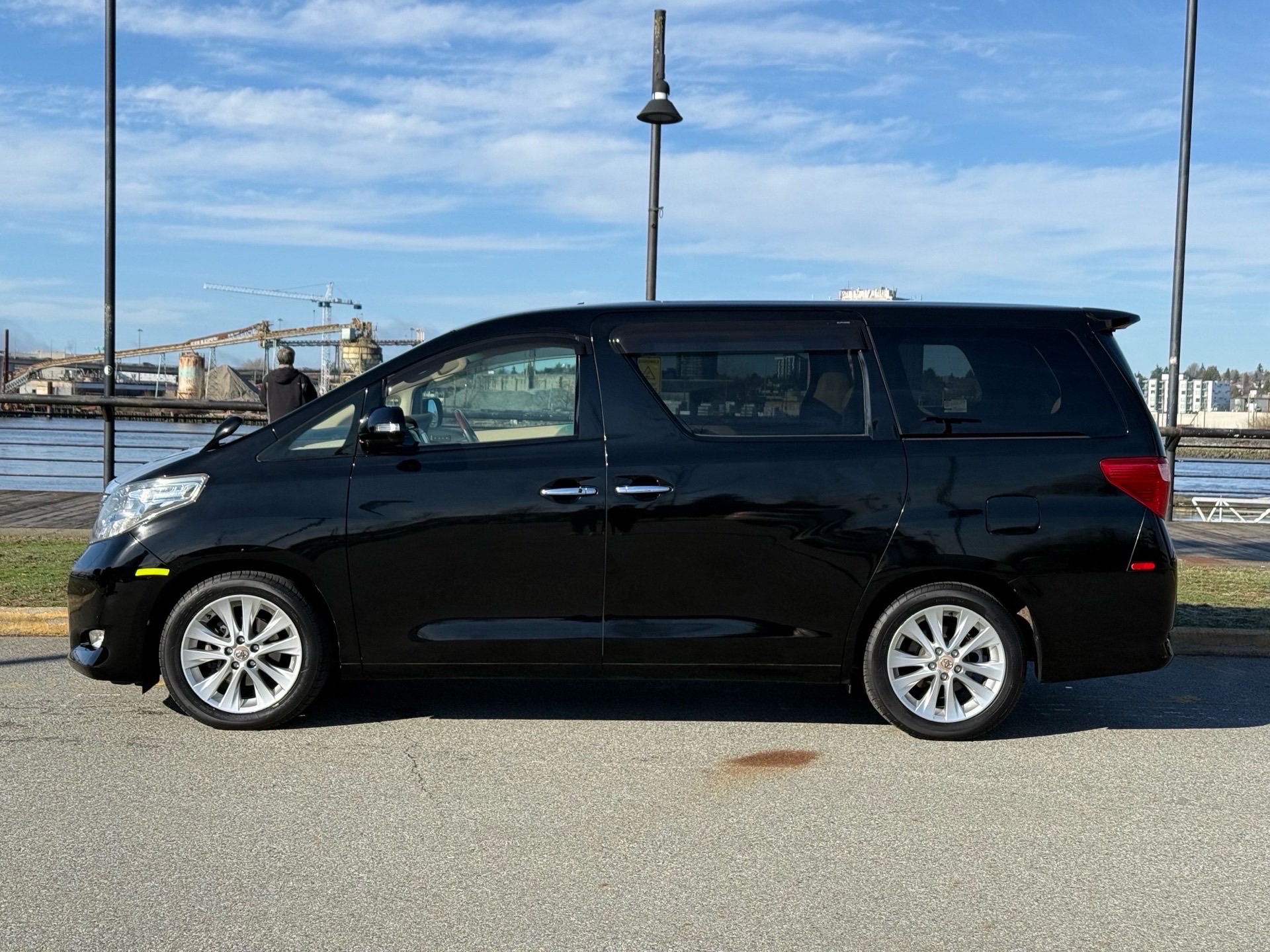 Vehicle photo 3