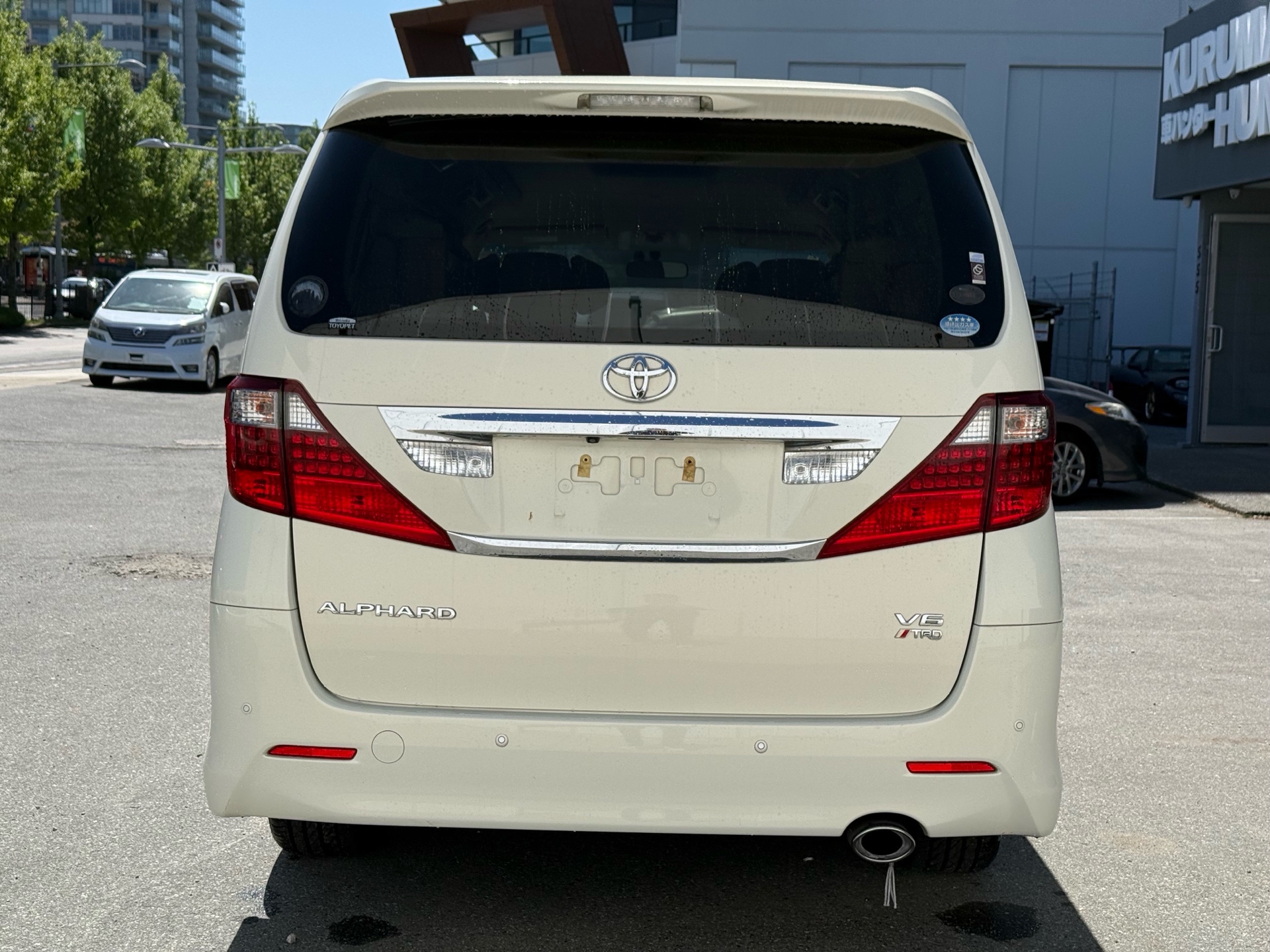 Vehicle photo 5