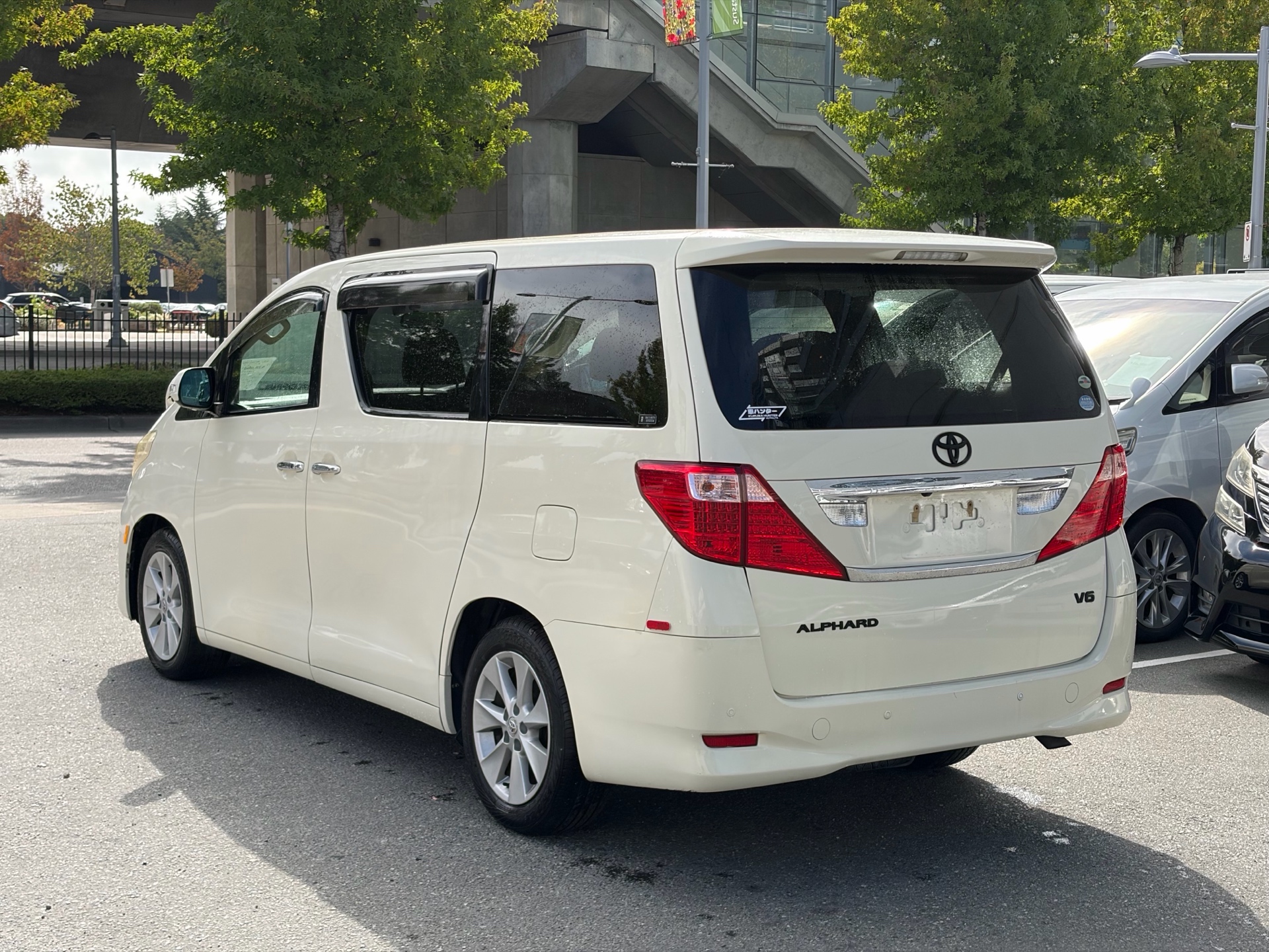 Vehicle photo 4