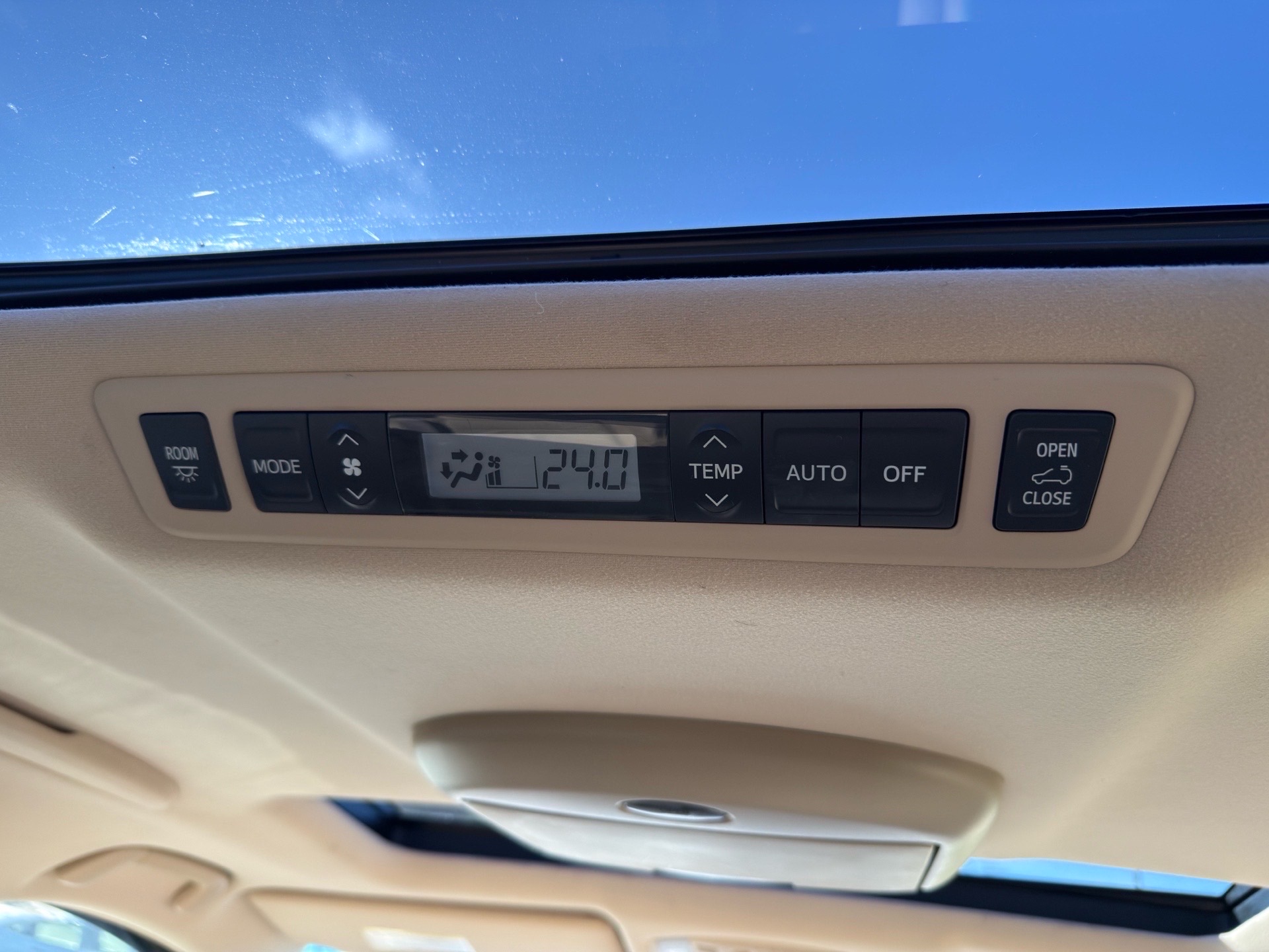 Vehicle photo 15