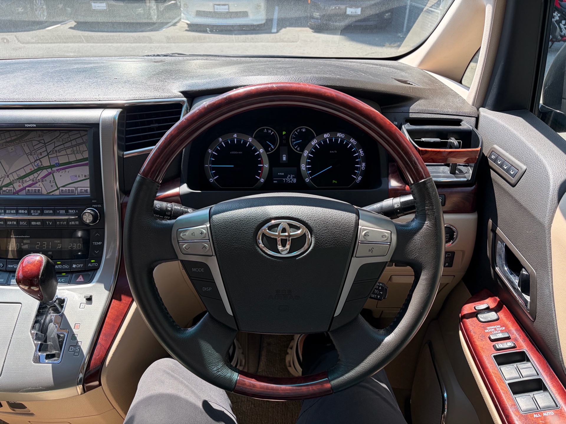 Vehicle photo 6