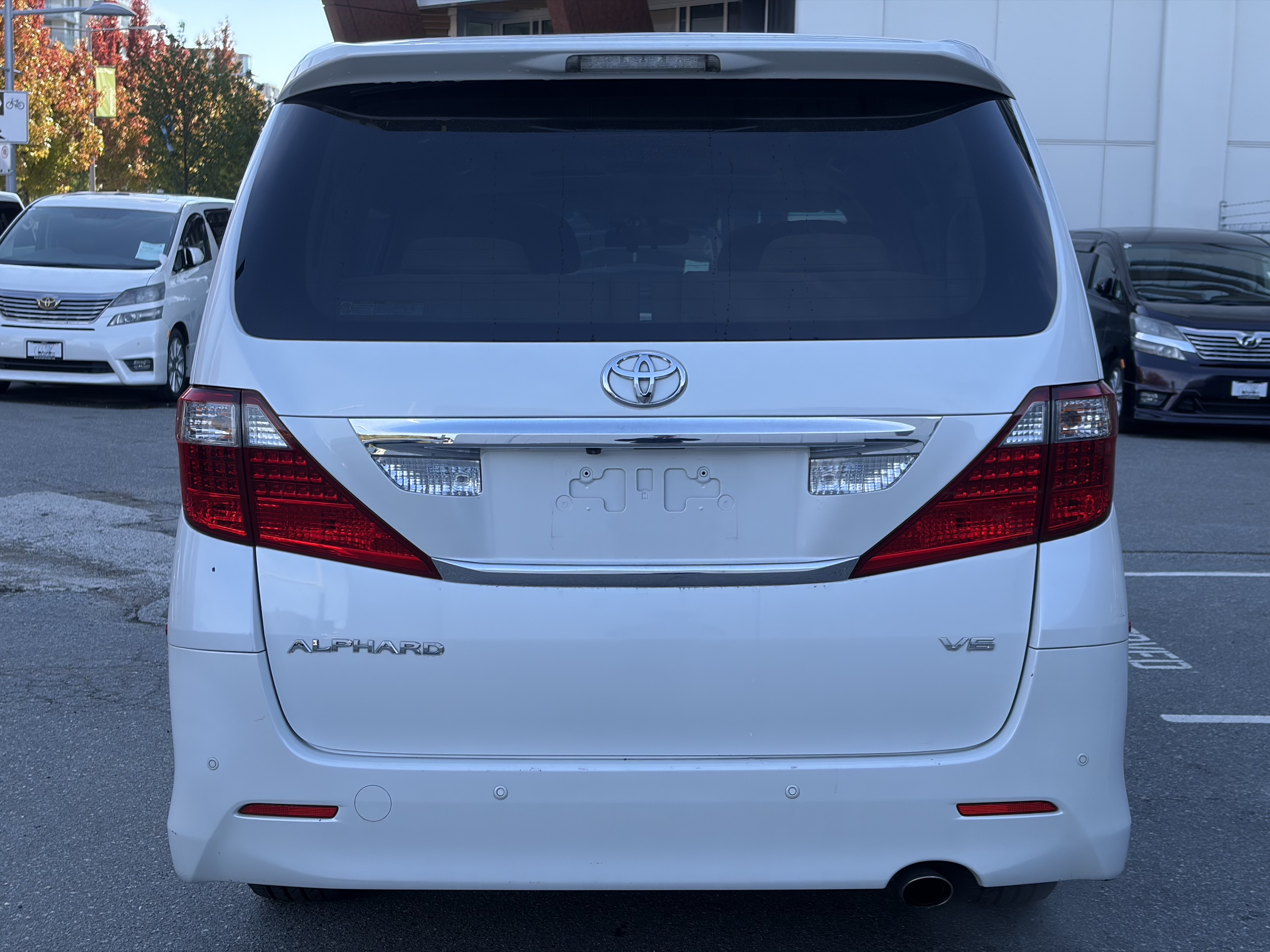 Vehicle photo 7