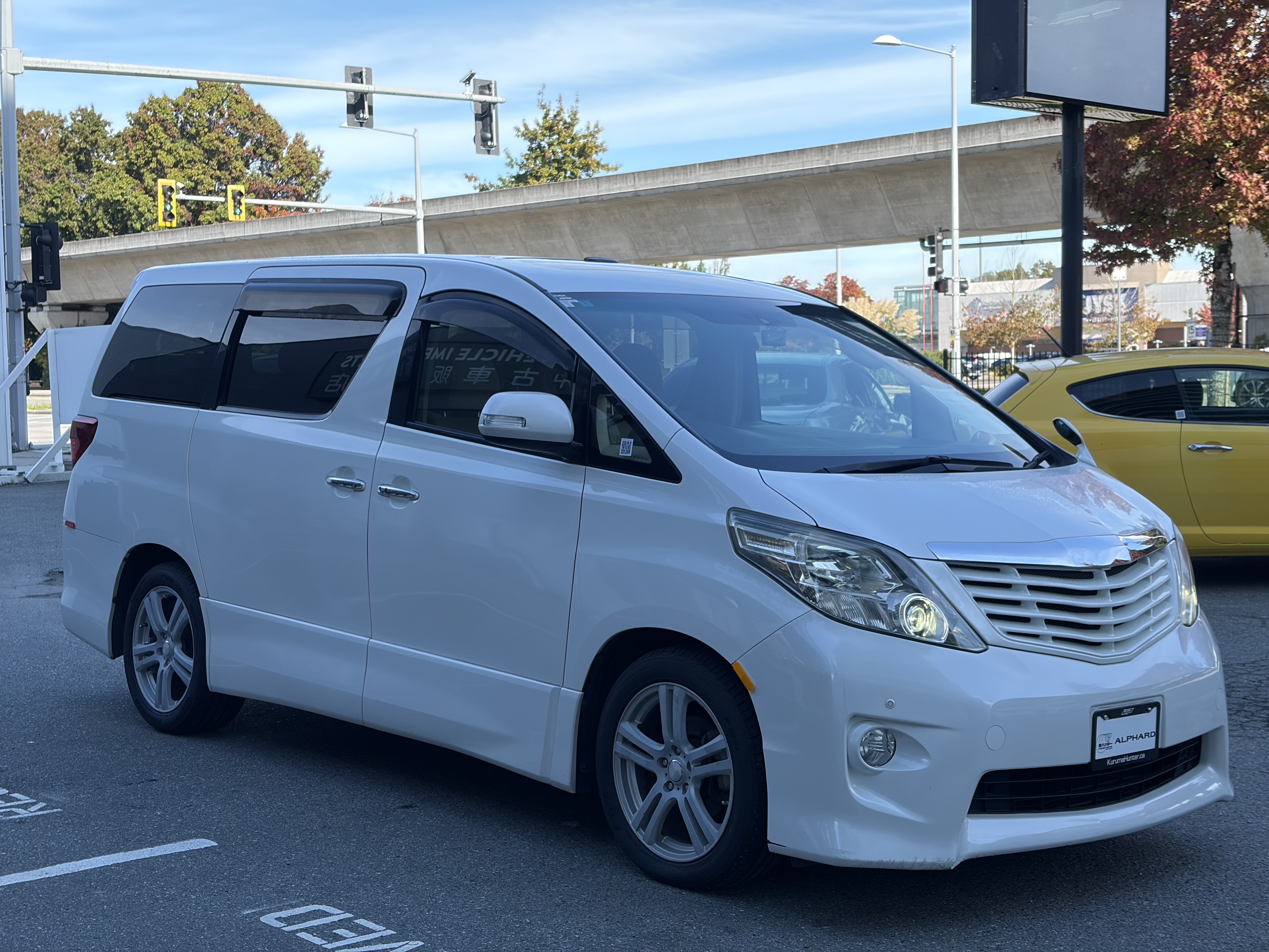 Vehicle photo 3