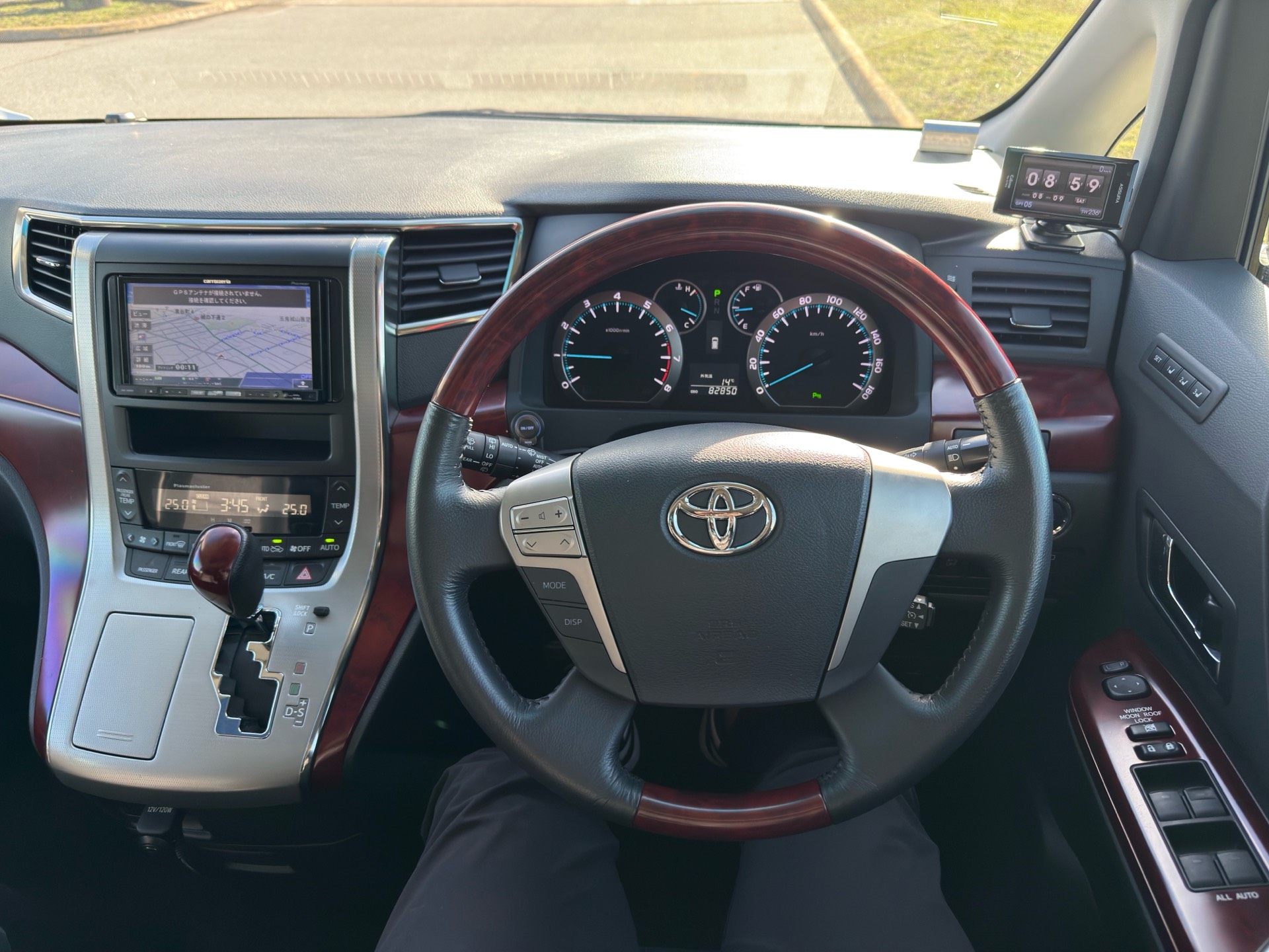 Vehicle photo 6