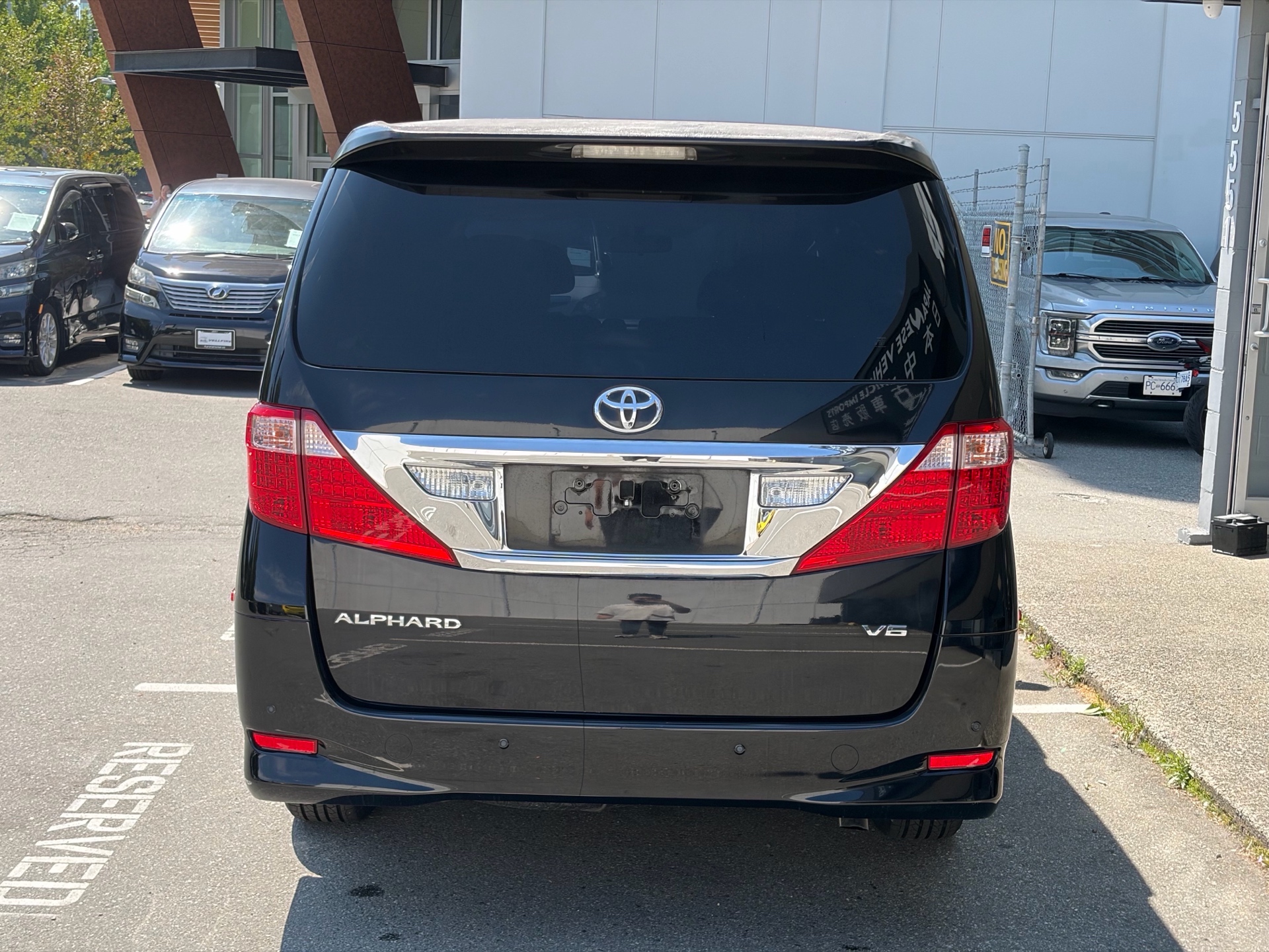 Vehicle photo 5